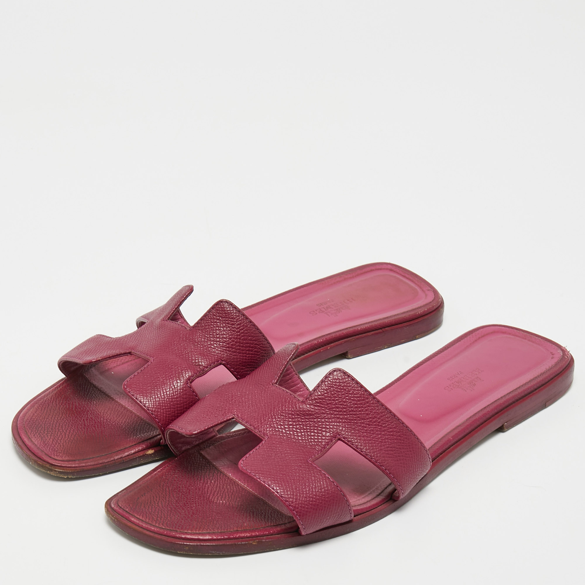 

Hermes Purple Leather Oran Flat Slides Size