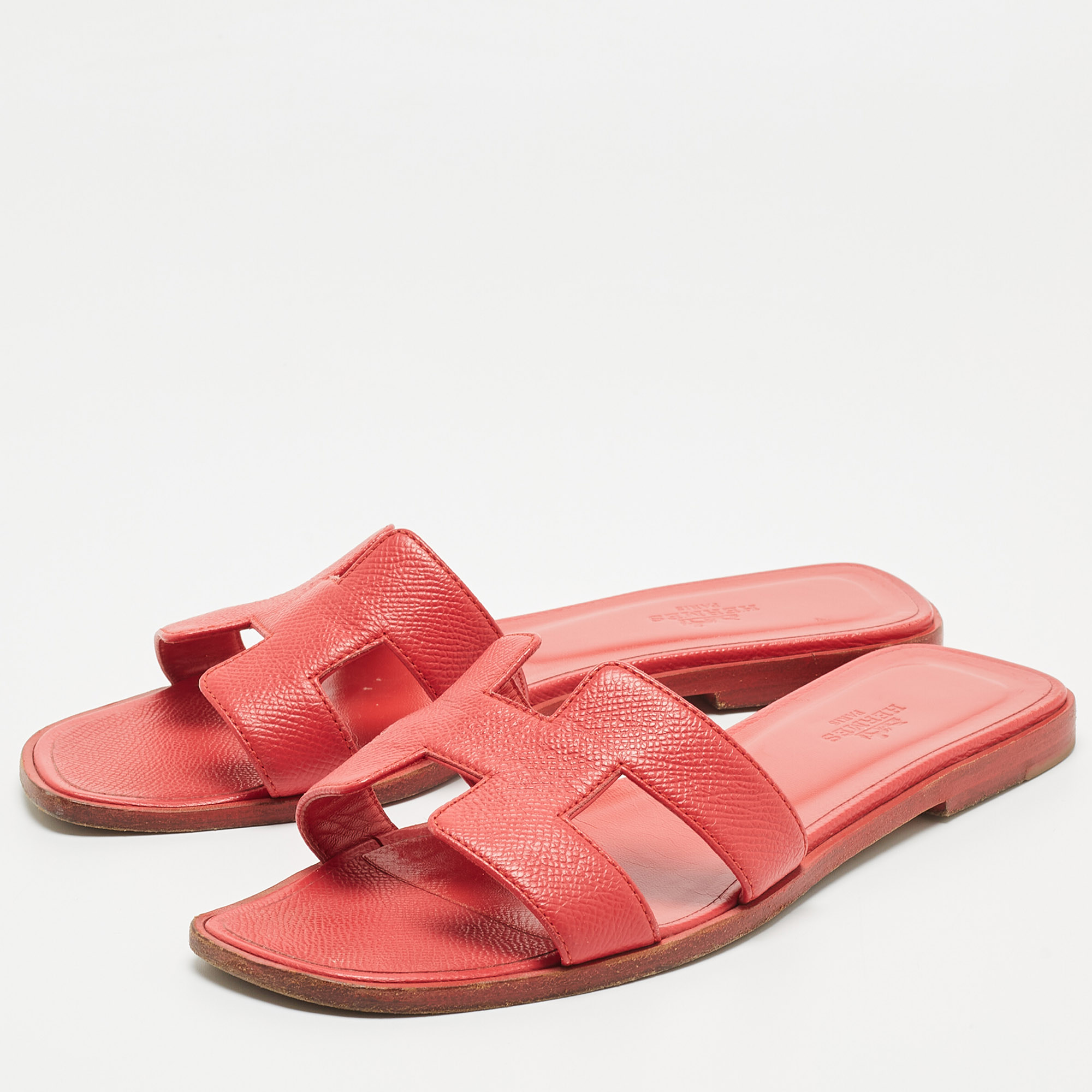 

Hermes Red Leather Oran Flat Slides Size