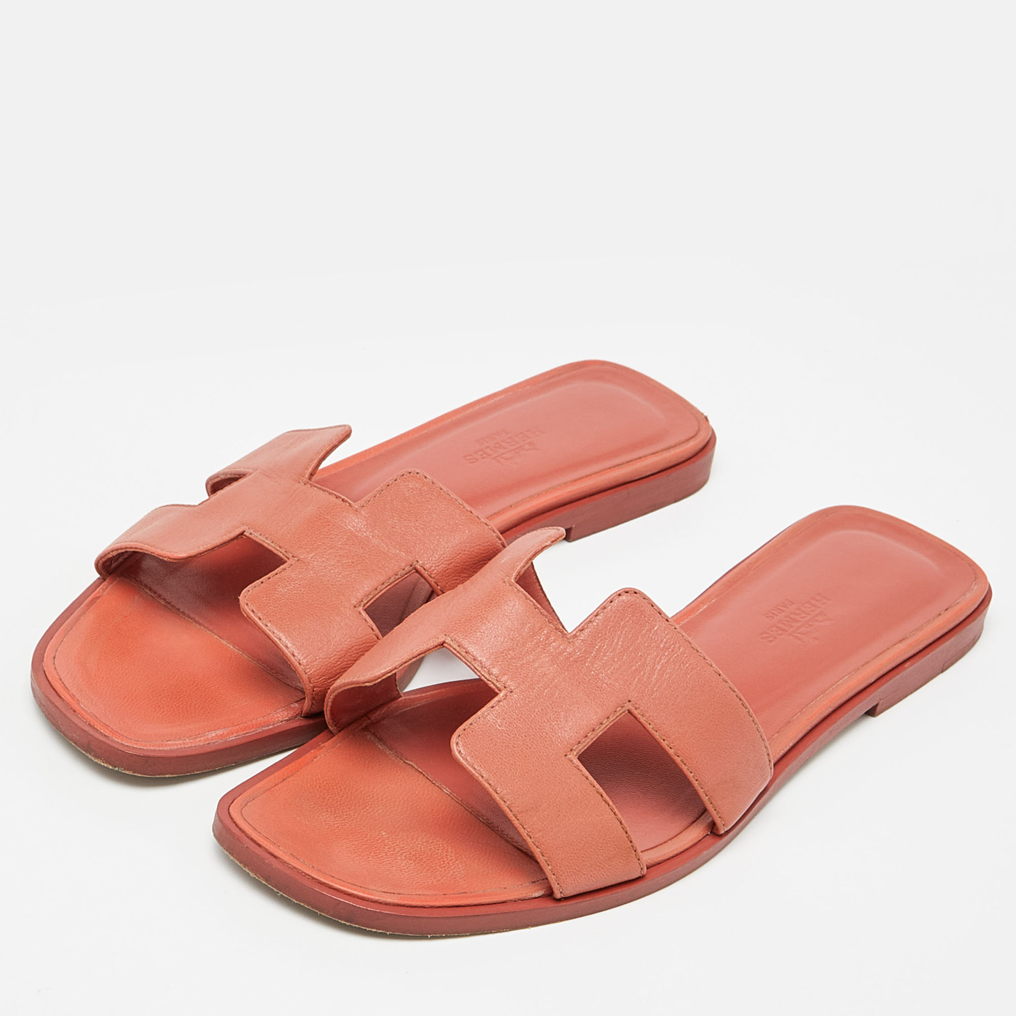 

Hermes Pink Leather Oran Flat Slides Size