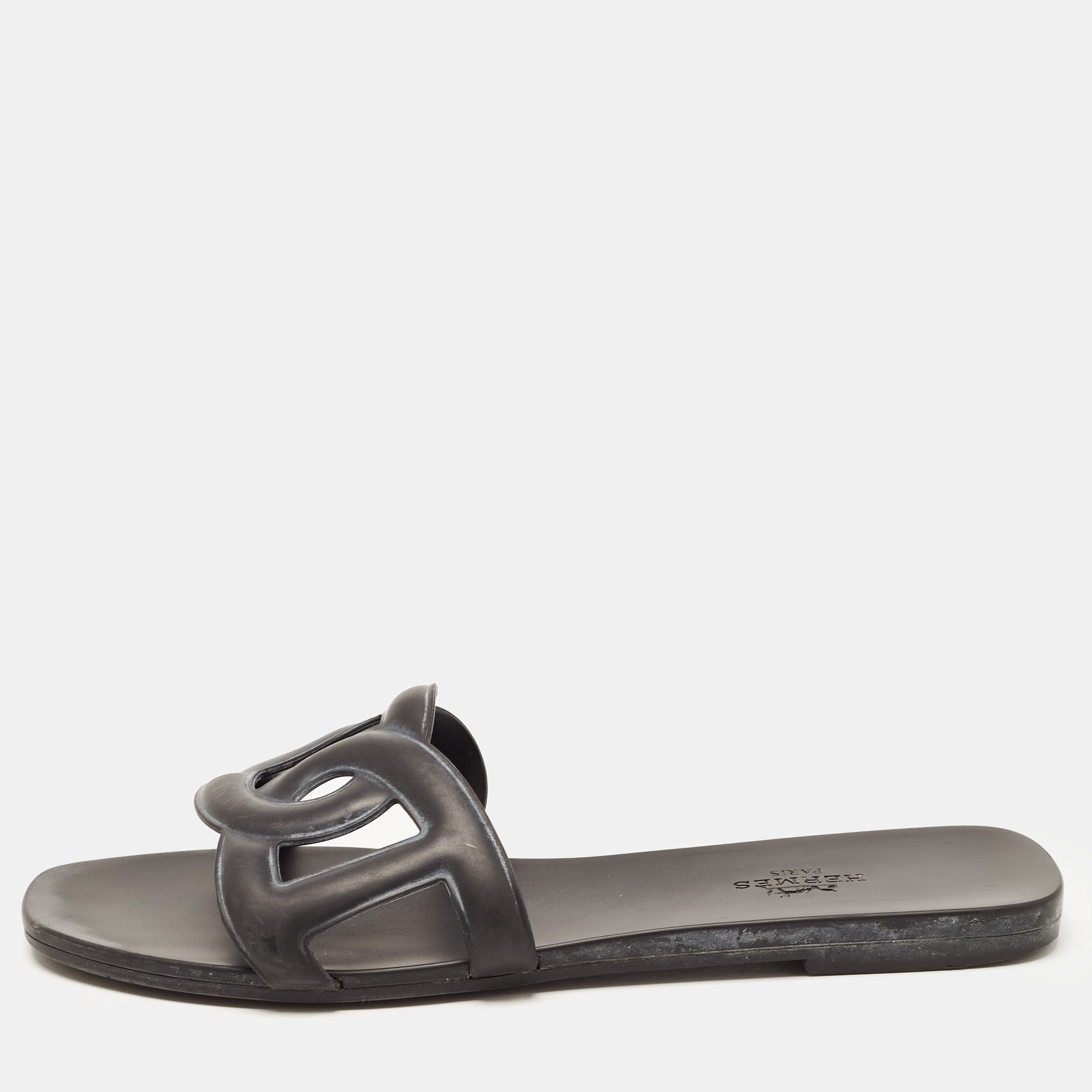 HERMES Rubber Aloha Sandals 36 Black 1245239 | FASHIONPHILE