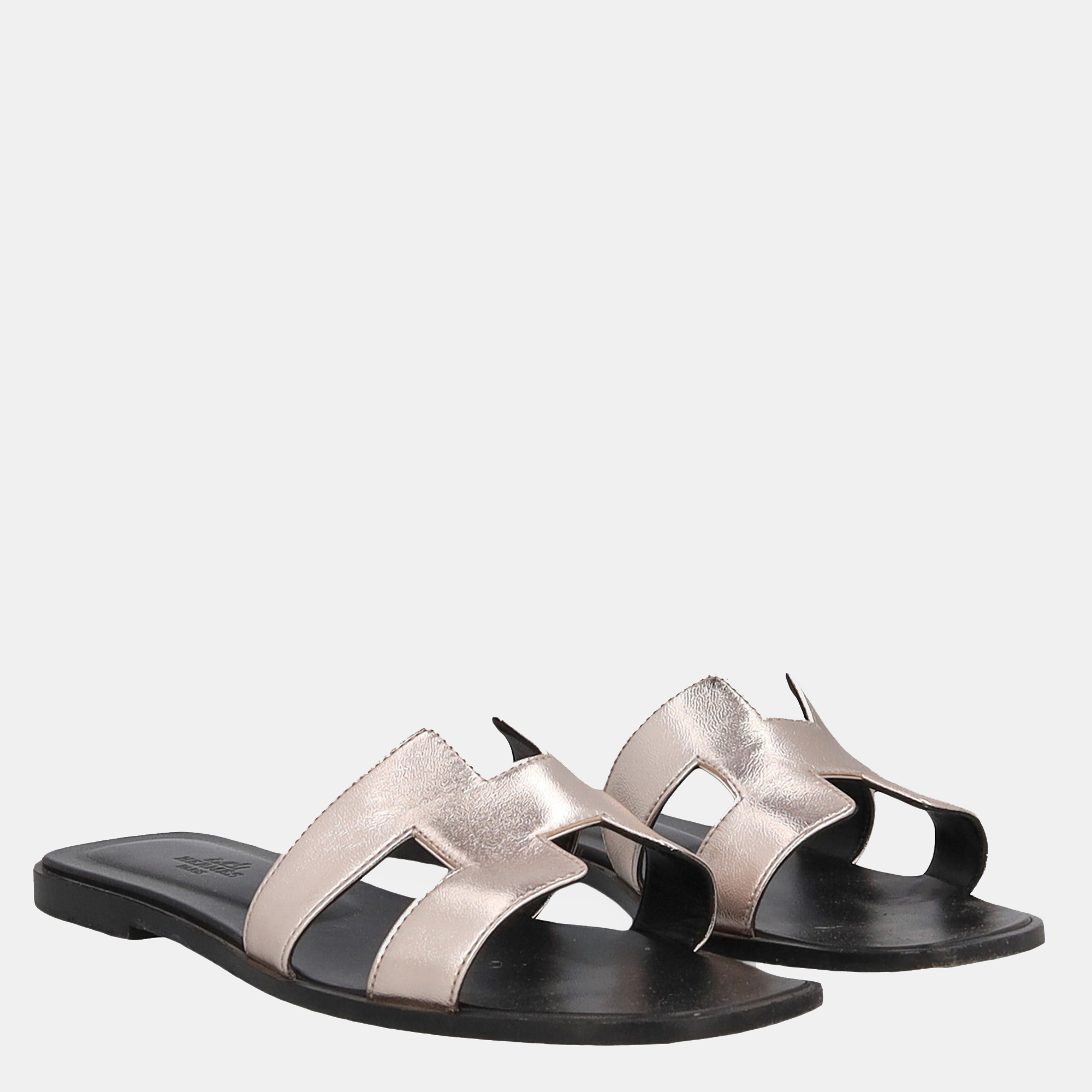 

Hermès Women's Leather Slippers - Gold - EU