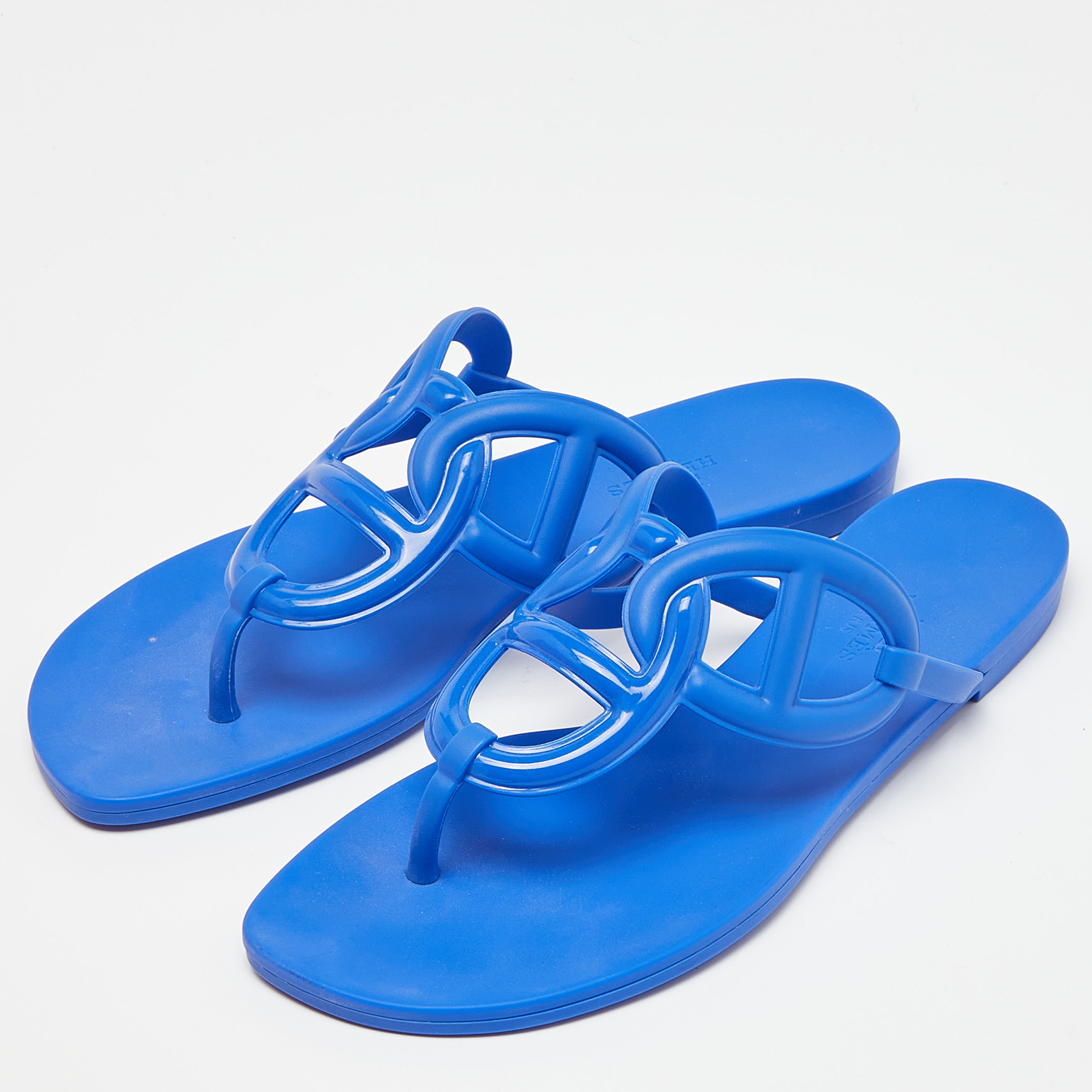 

Hermes Blue Rubber Egerie Thong Flat Slides Size
