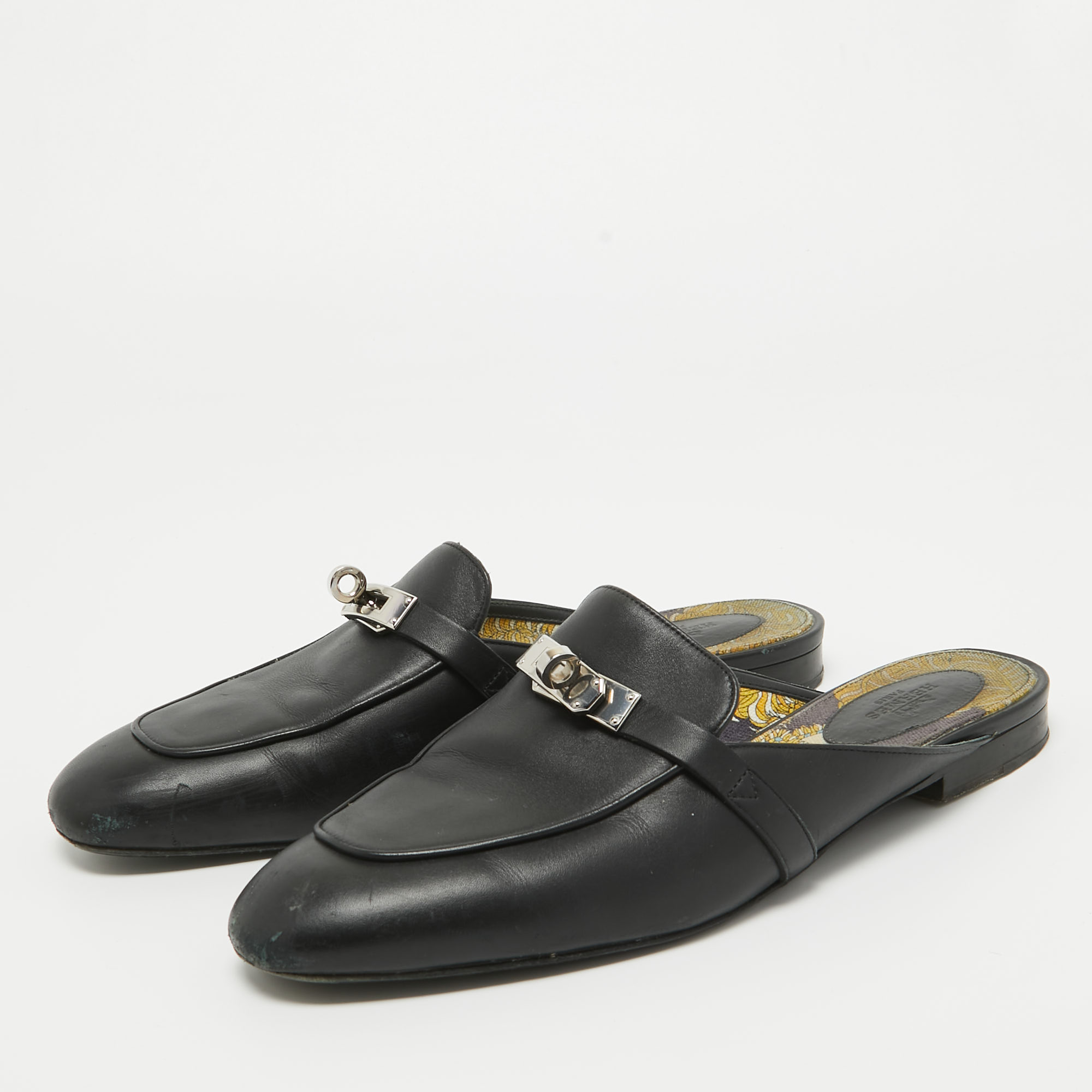 

Hermes Black Leather Oz Mules Size