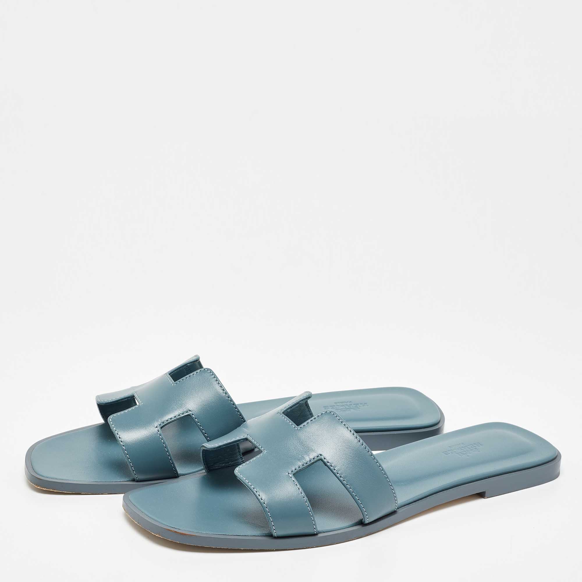 

Hermes Blue Leather Oran Flat Sandals Size