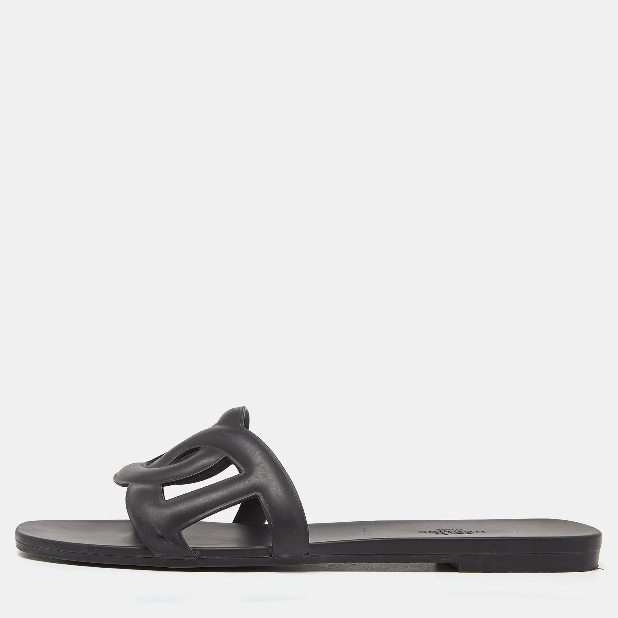 

Hermes Black Rubber Aloha Flat Slides Size