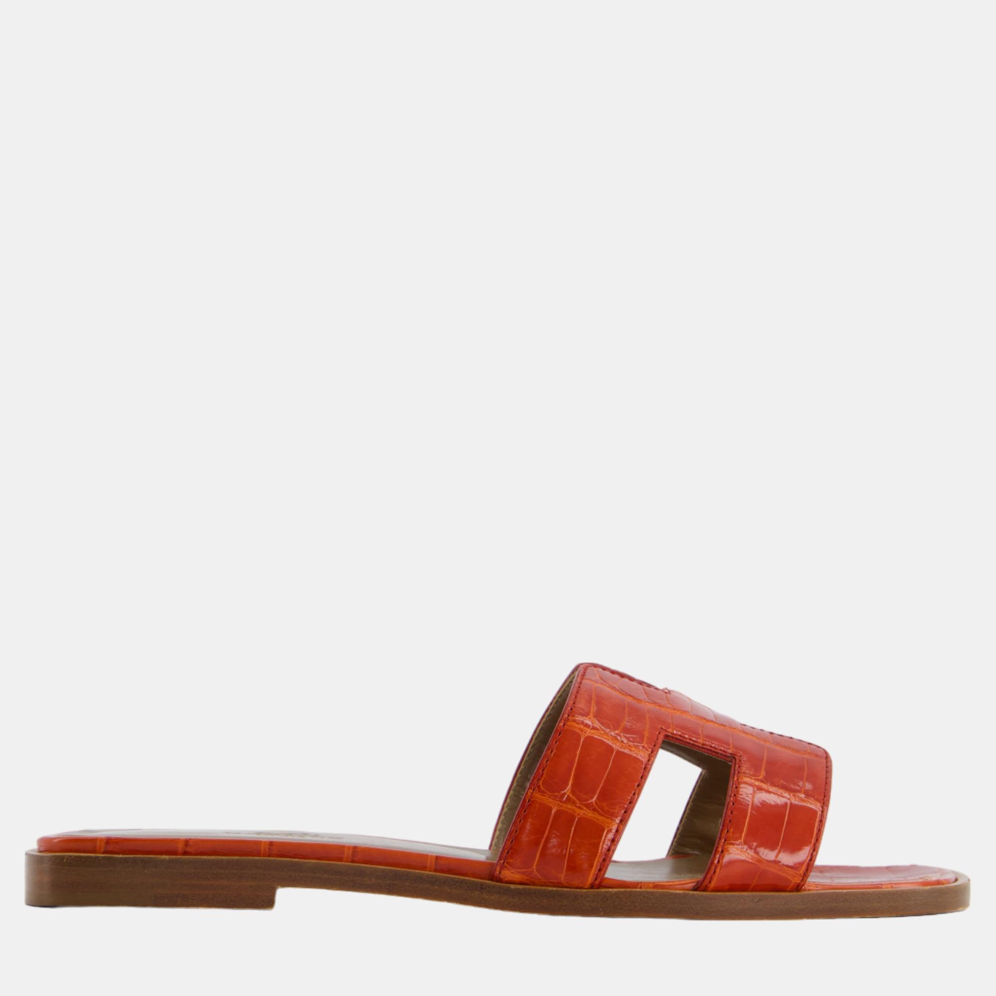 

Hermes Sanguine Crocodile Oran Sandal Size, Red