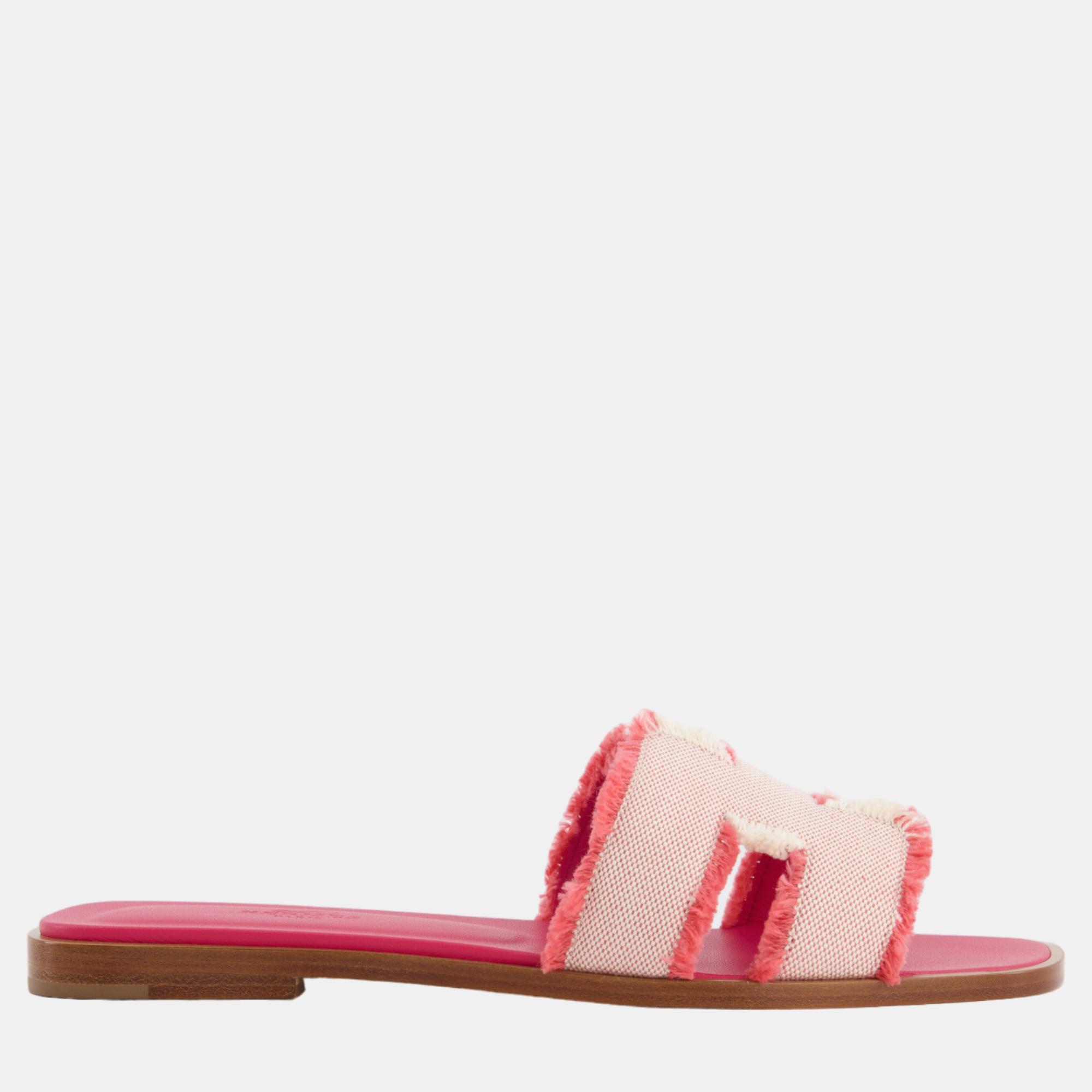 

Hermes Framboise Canvas Oran Sandal Size EU, Pink