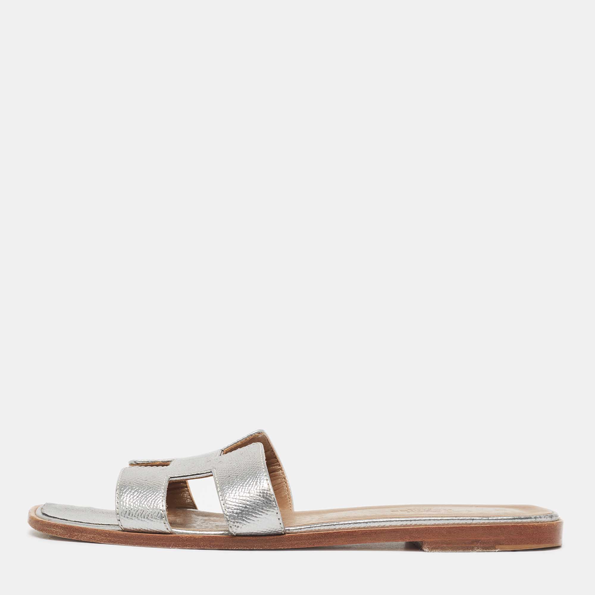 

Hermes Sliver Leather Oran Flat Slides Size, Silver