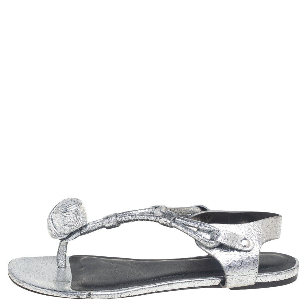 

Isabel Marant Silver Crackled Leather Floral Applique Thong Flat Sandals Size