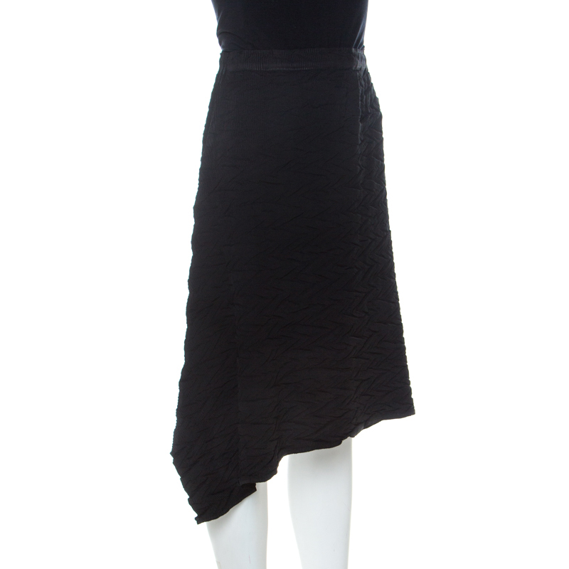 

Issey Miyake Black Geometric Plisse Asymmetrical Skirt