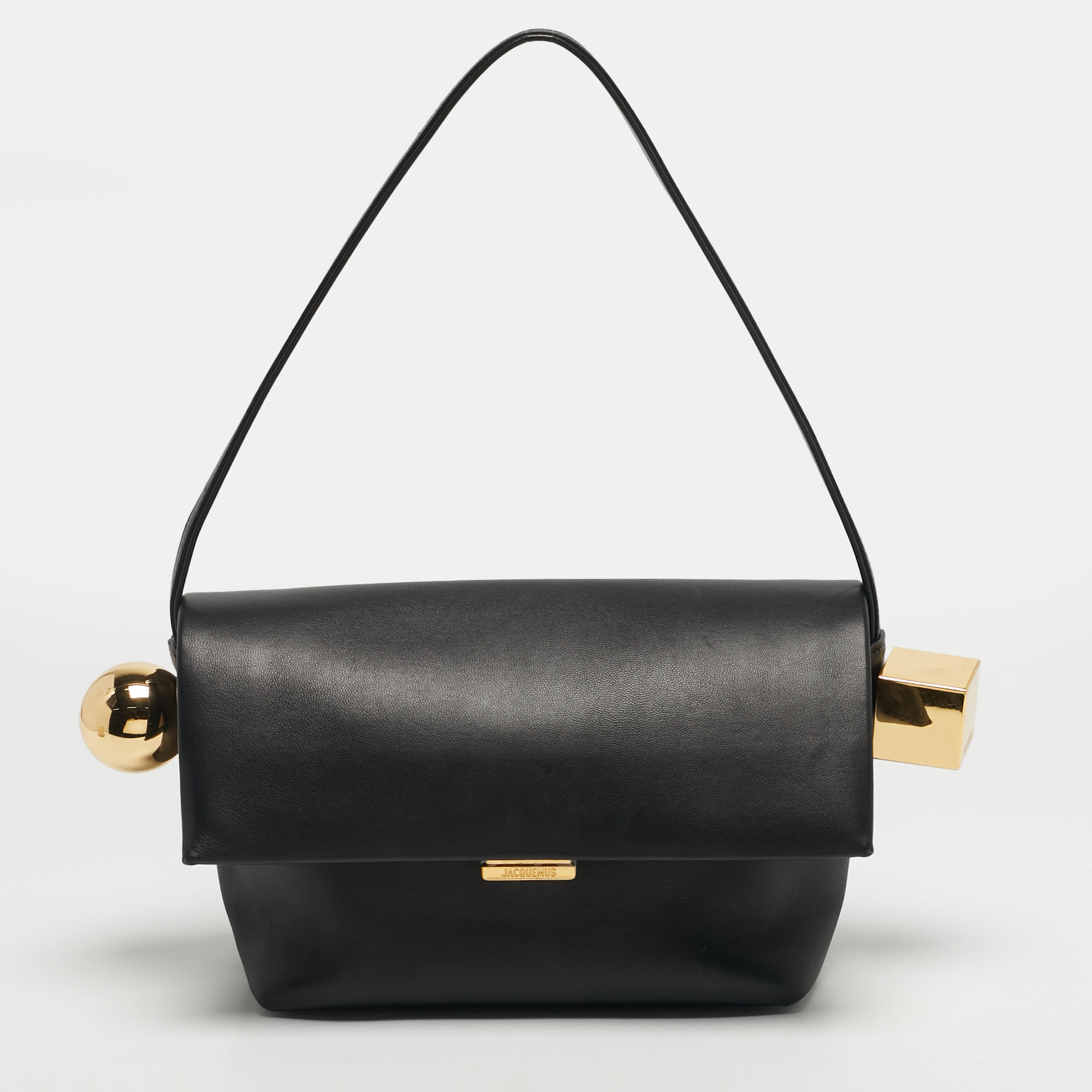 Click to view more detailed imagery on our partner's website Pre-owned Jacquemus Black Leather Le Rond Carre Shoulder Bag