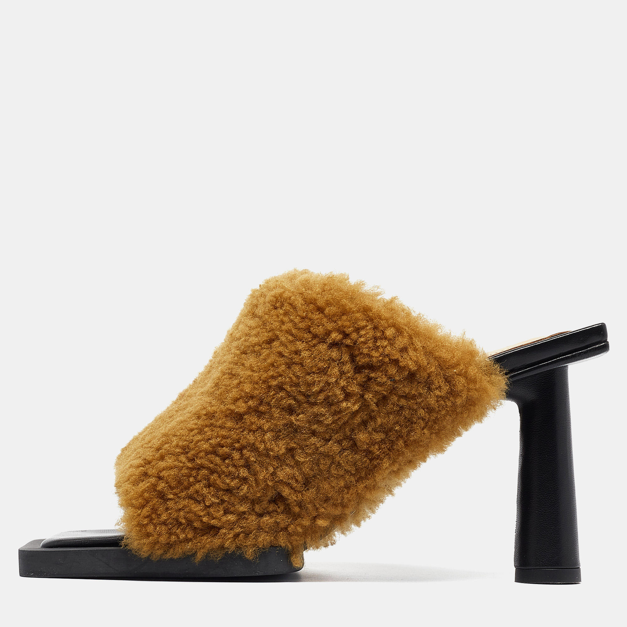 Pre-owned Jacquemus Brown Fur Slide Sandals Size 35 In Yellow