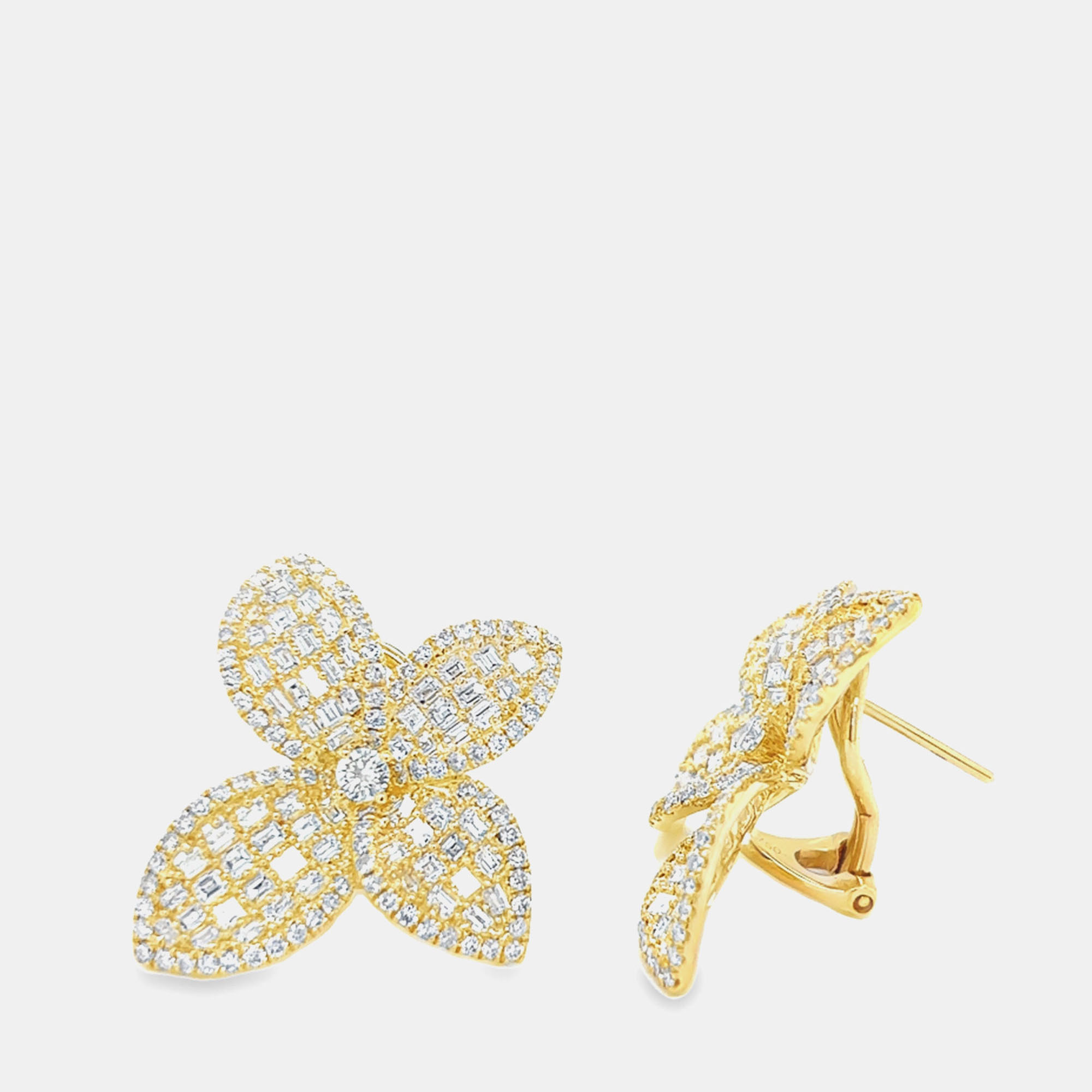 

18K Yellow Gold Daisy Diamond Flower Stud Earrings (3.85ctw)