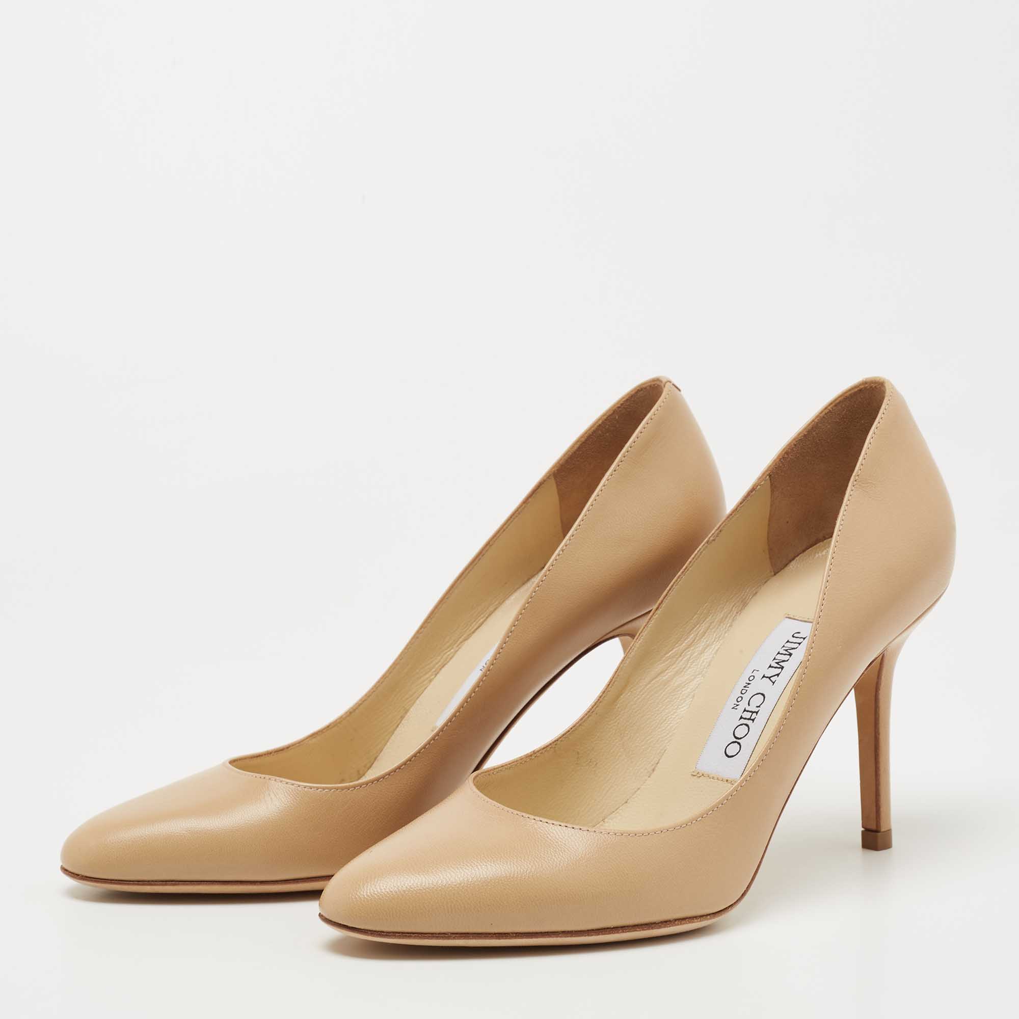 

Jimmy Choo Beige Leather Gilbert Pumps Size