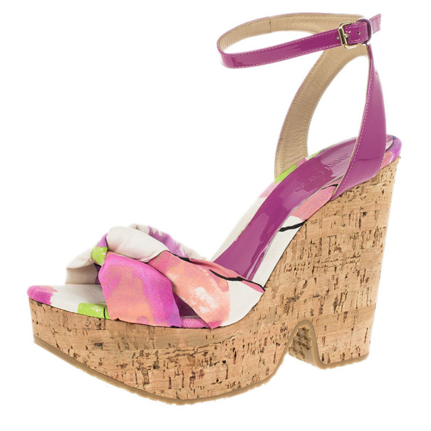 مملوكة مسبقًا Jimmy Choo Purple Gleam Printed Cork Wedge Sandals Size 41