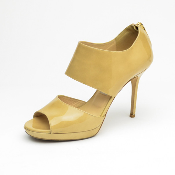 مملوكة مسبقًا Jimmy Choo Nude Patent Leather 'Private' Sandals Size 38
