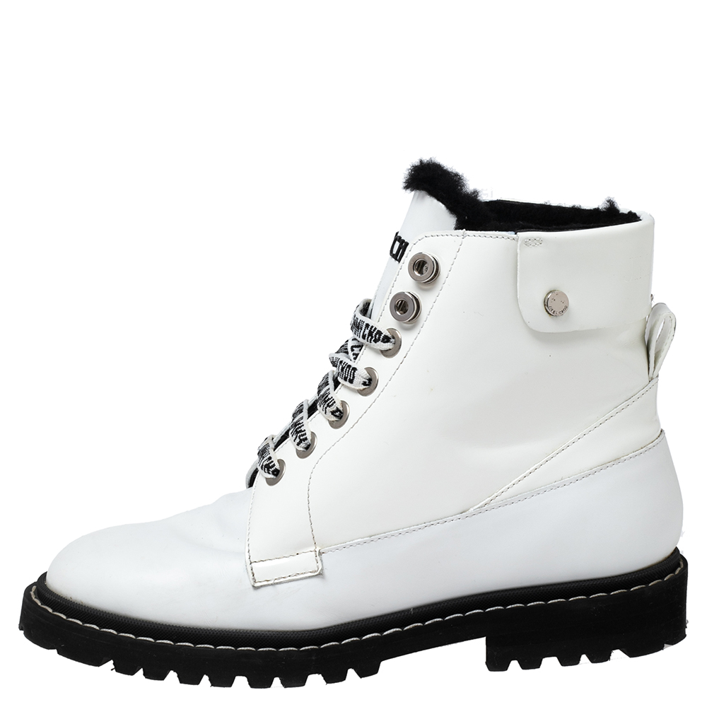 

Jimmy Choo White Patent and Leather Lace-Up Ankle Heated Boots Size