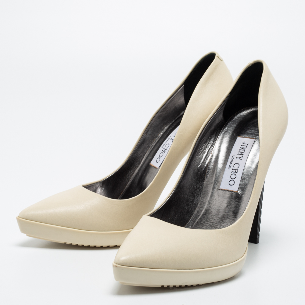 

Jimmy Choo Cream Leather Pointed-Toe Platform Pumps Size