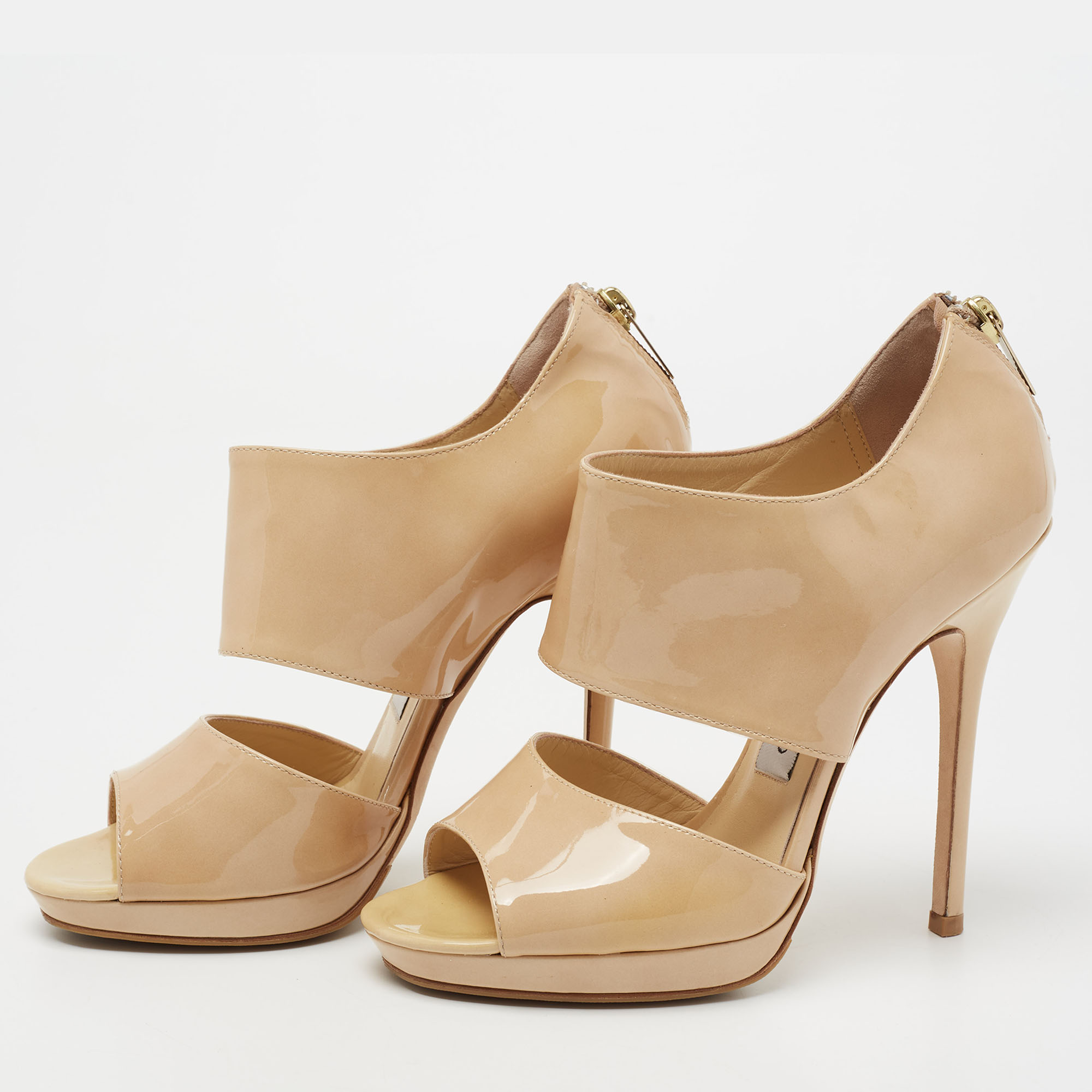 

Jimmy Choo Beige Patent Leather Private Sandals Size