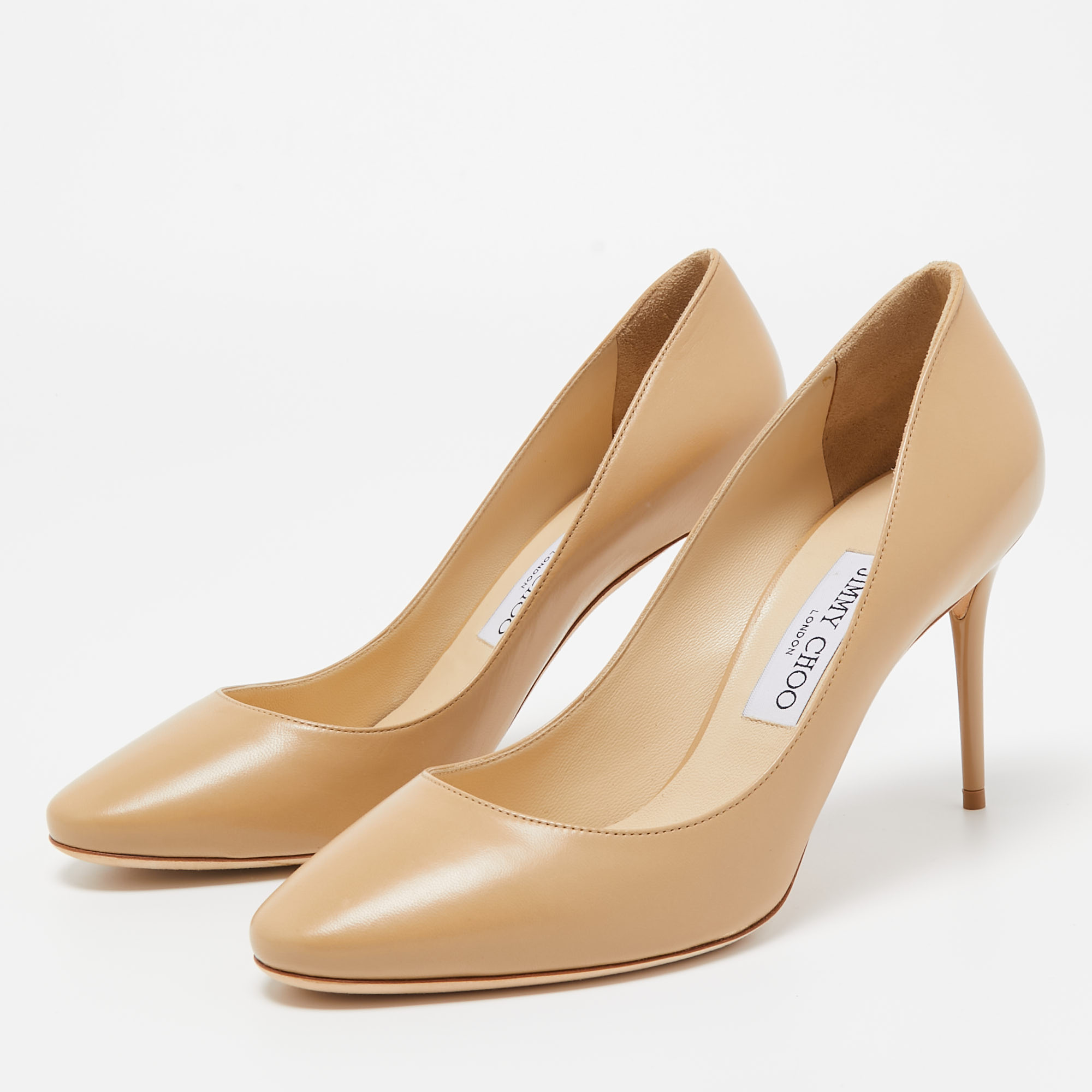 

Jimmy Choo Beige Leather Round Toe Pumps Size