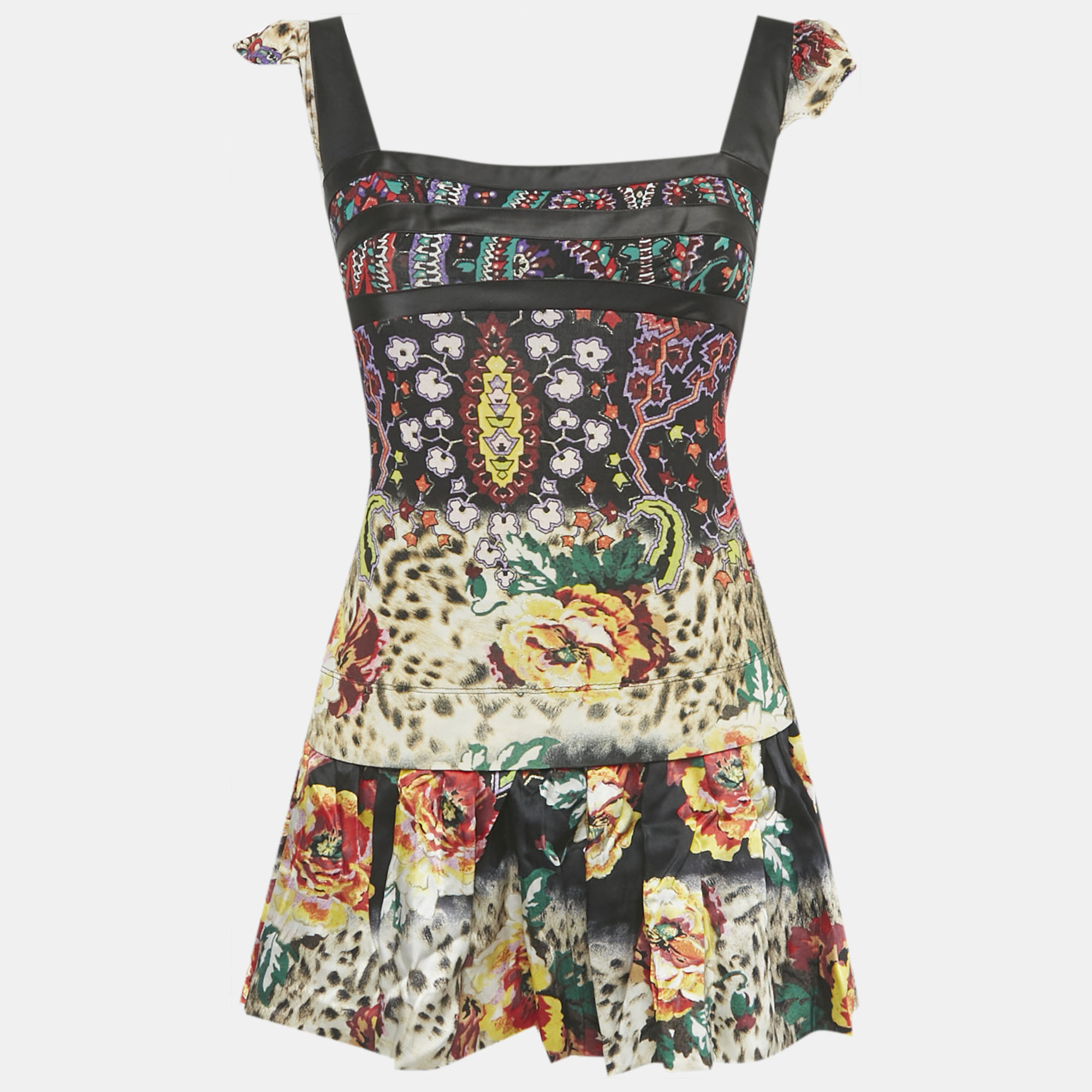 Click to view more detailed imagery on our partner's website Pre-owned Just Cavalli Multicolor Printed Jersey & Silk Top & Skirt Set S/m