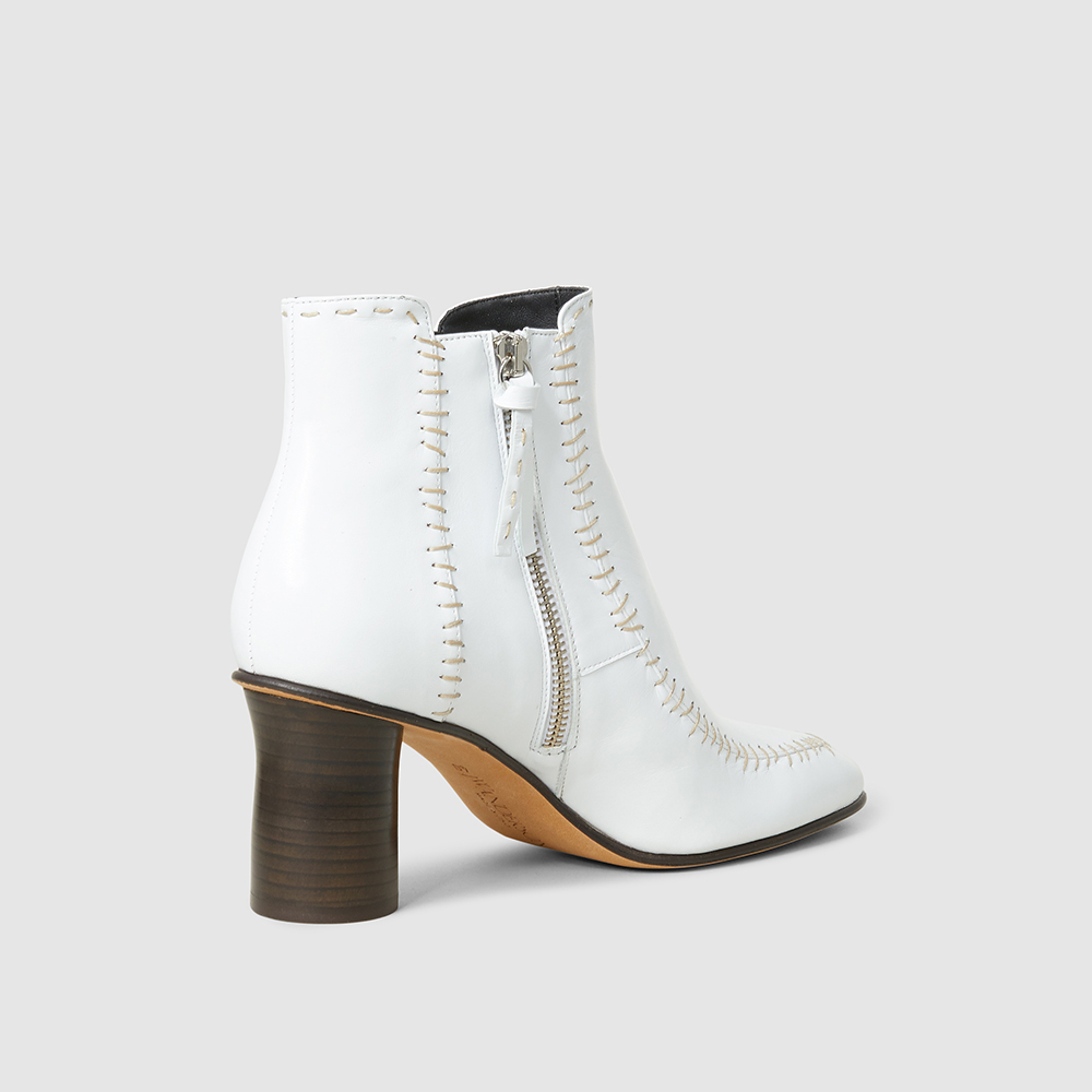

JW Anderson White Exposed Stitch Leather Ankle Boots FR