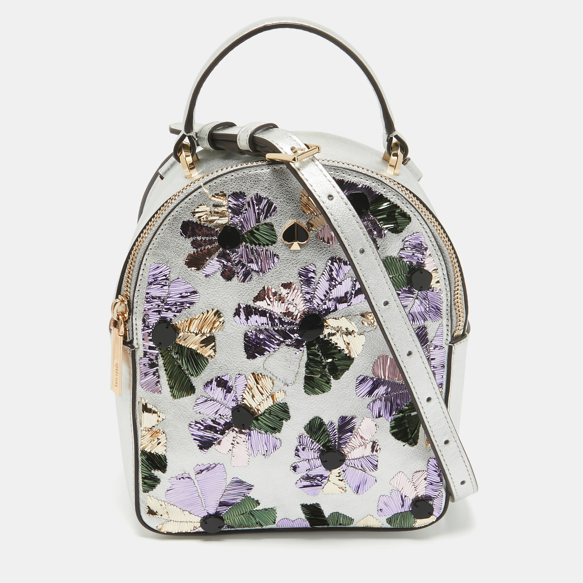 This cute Kate Spade backpack is made from high grade materials in a functional design. The bag will also effortlessly complement your style.