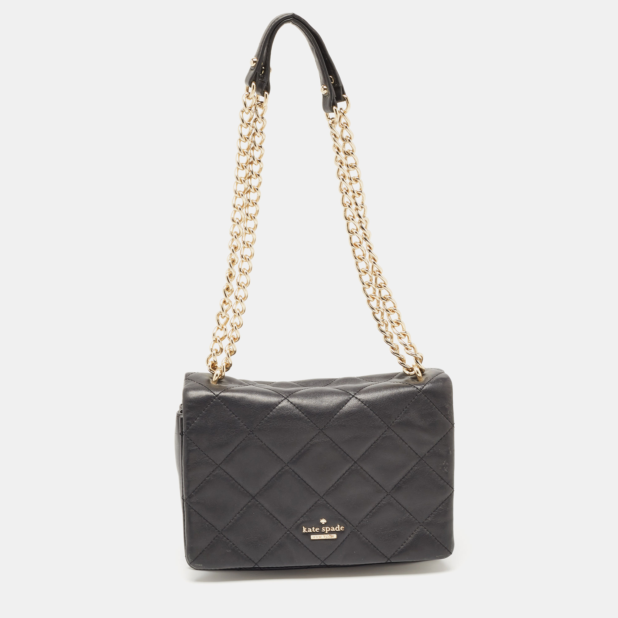 For a look that is complete with style taste and a touch of luxe this designer bag is the perfect addition. Flaunt this beauty on your shoulder and revel in the taste of luxury it leaves you with.