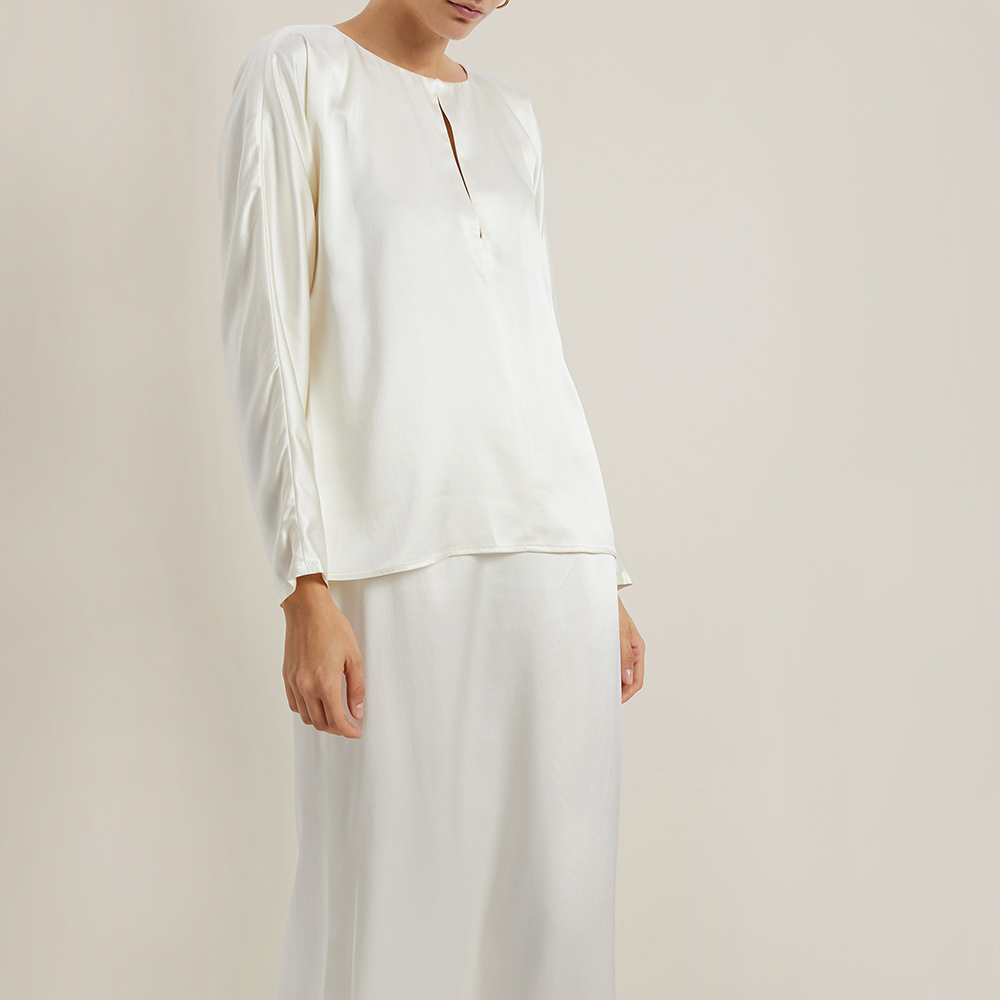 

La Collection White Yumi Slit Neck Silk-Satin Blouse Size