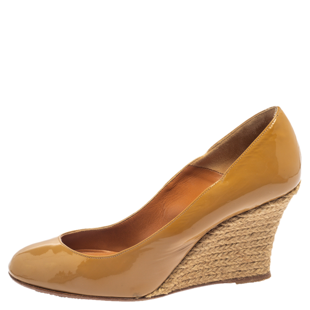 

Lanvin Beige Patent Leather Wedges Pumps Size