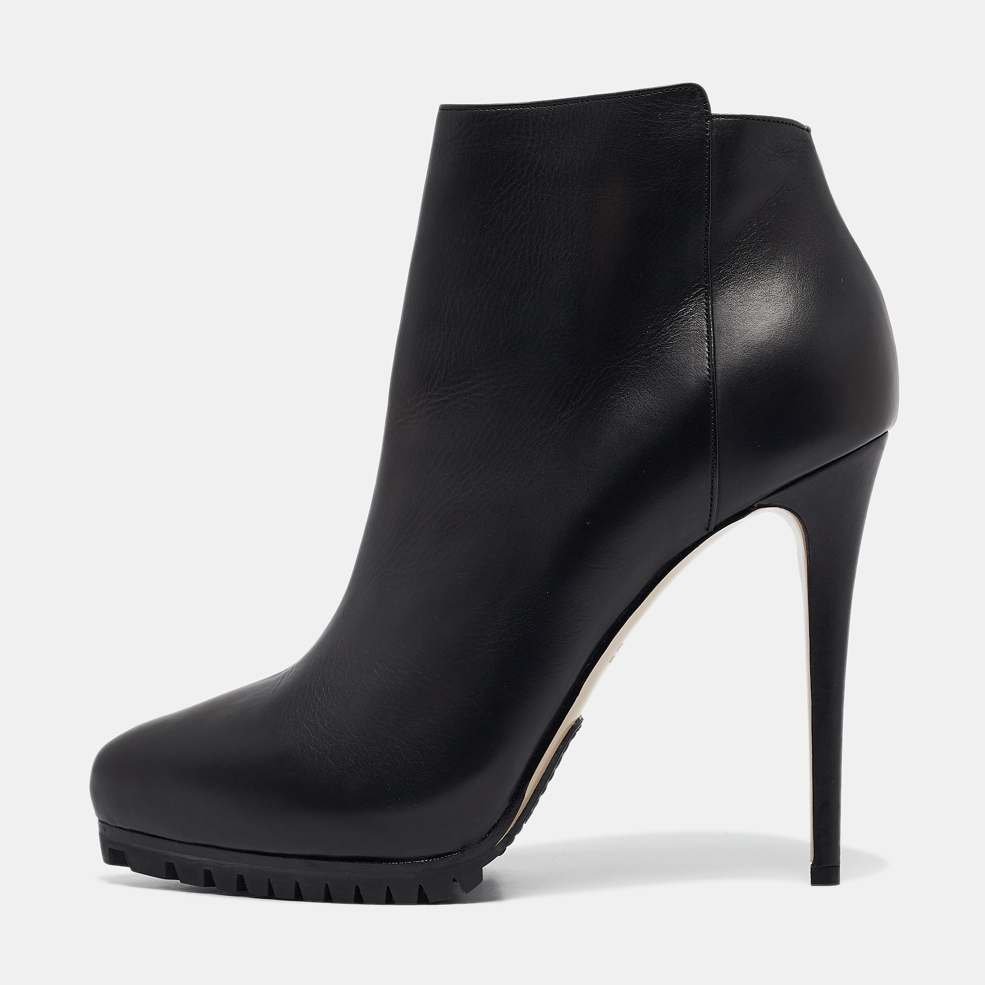 

Le Silla Black Leather Pointed Toe Ankle Booties Size