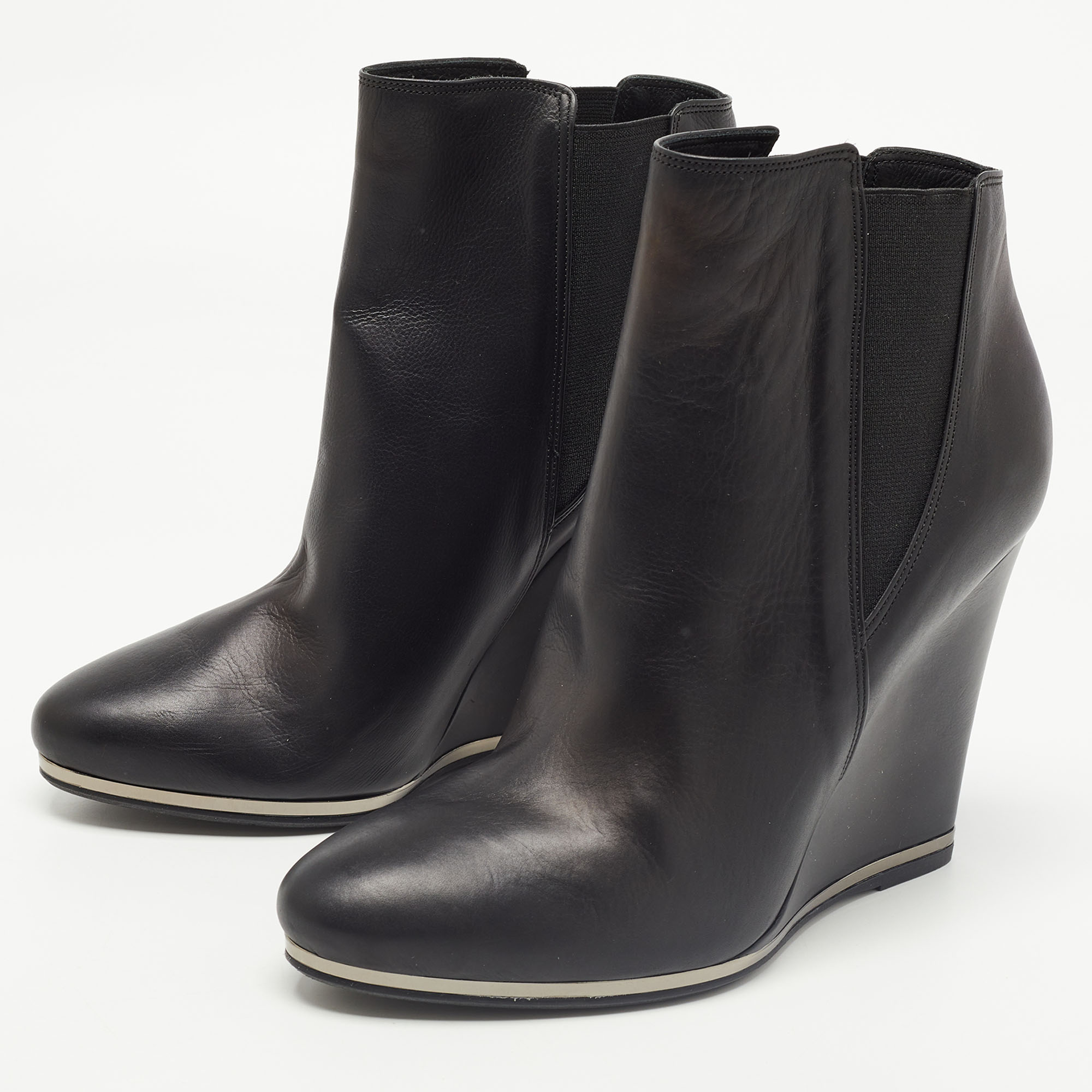 

Le Silla Black Leather Wedge Ankle Boots Size