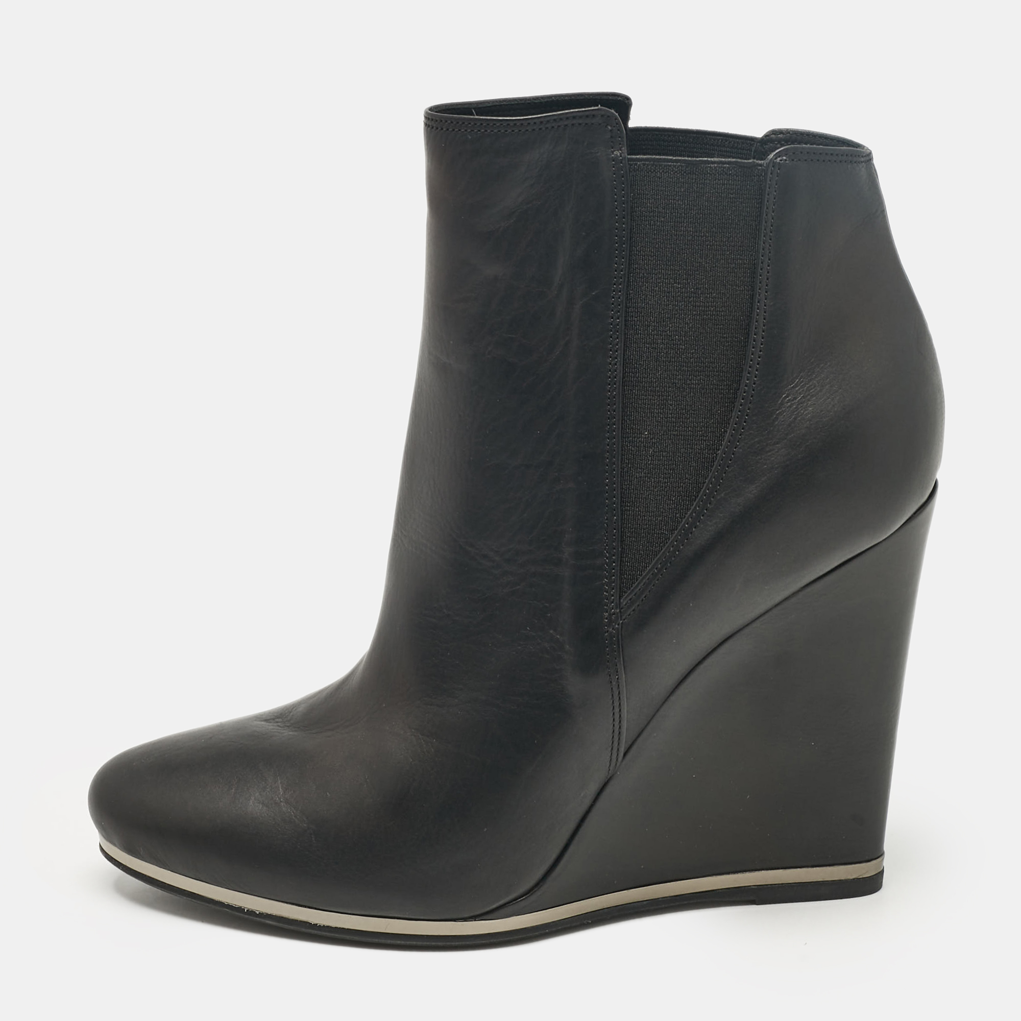 

Le Silla Black Leather Ankle Length Boots Size