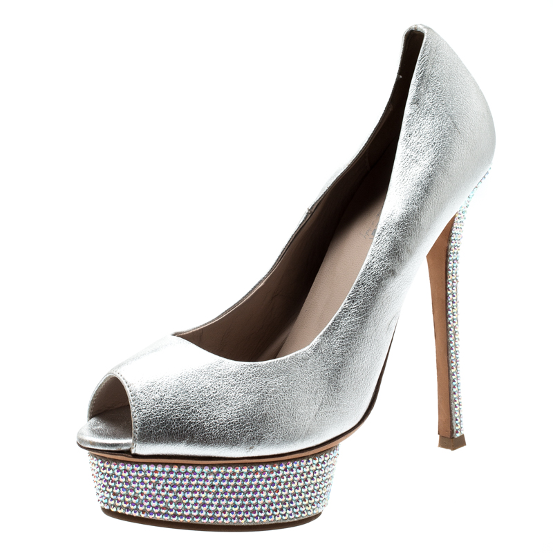 

Le Silla Metallic Silver Leather Crystal Embellished Platform Peep Toe Pumps Size