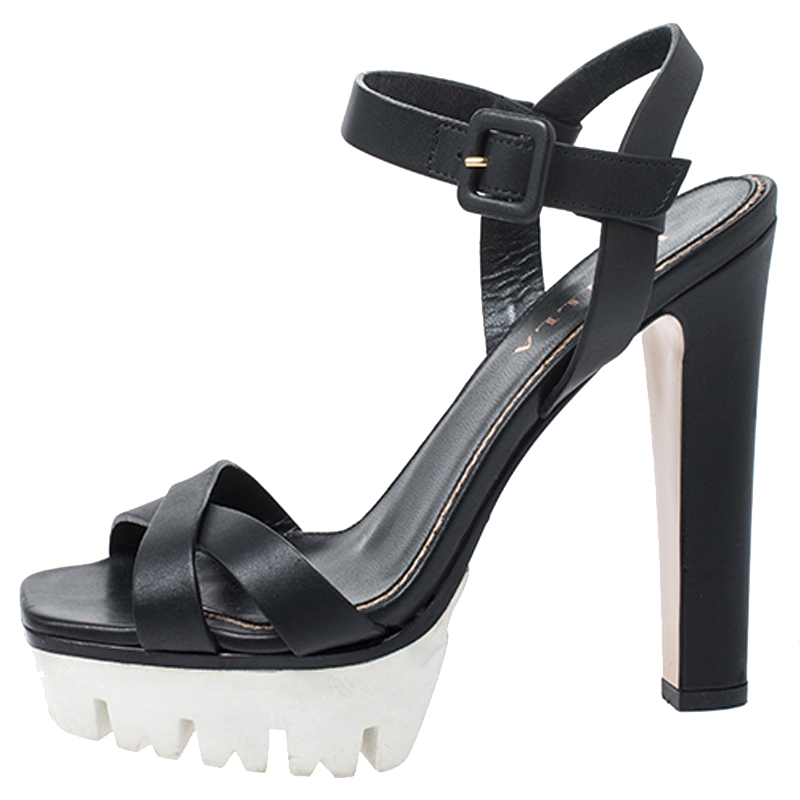 

Le Silla Black Cross Strap Leather Platform Sandals Size