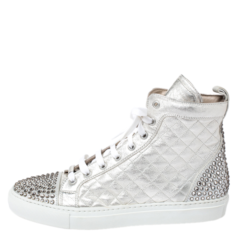 

Le Silla Pearl White Metallic Quilted Leather and Suede Crystal Embellished Lace High Top Sneakers Size, Silver