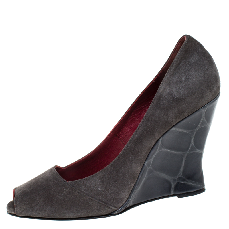 

Le Silla Grey Suede leather Peep Toe Wedge Sandals Size