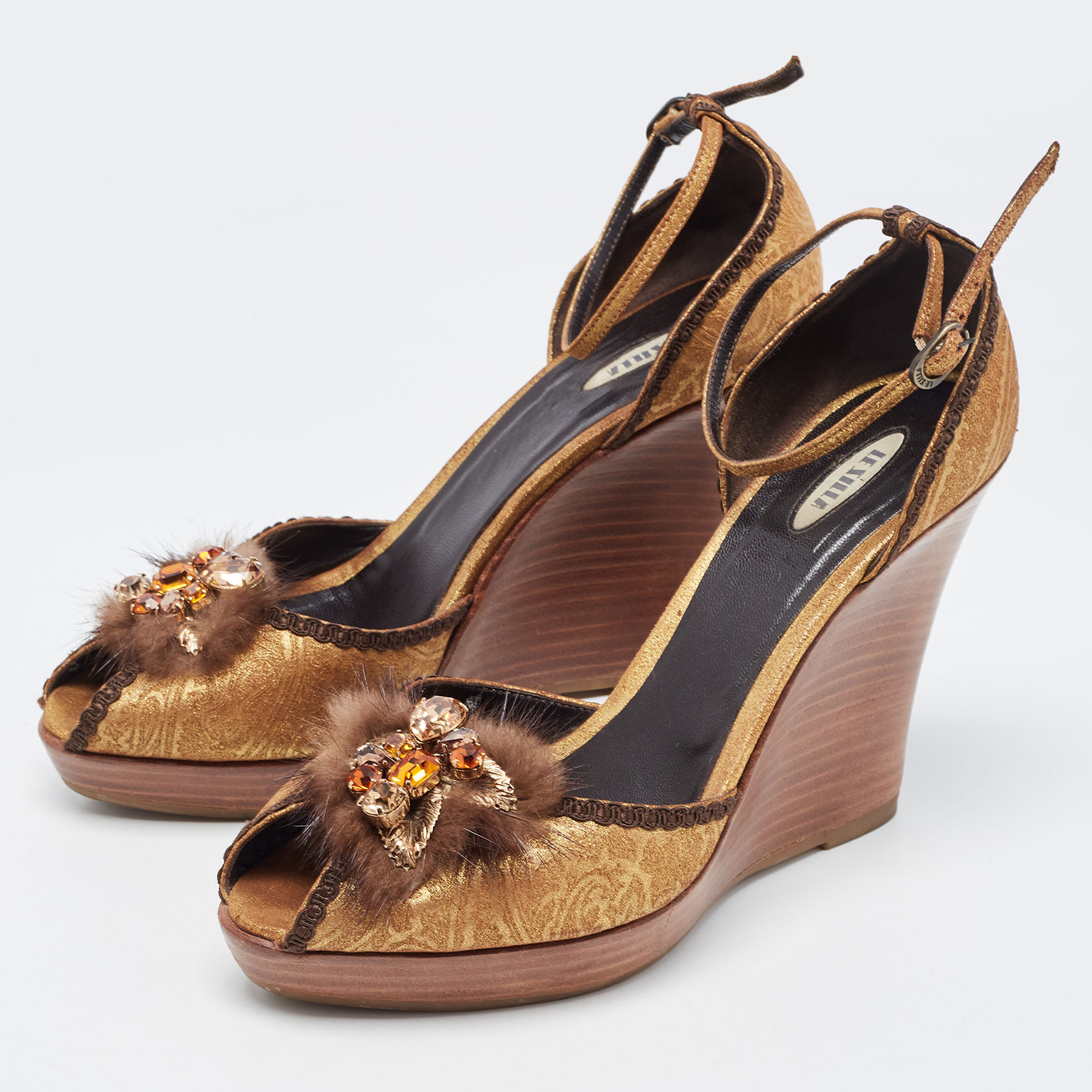 

Le Silla Gold Textured Suede Fur Crystal Embellished Peep Toe Wedge Platform Ankle Strap Sandals Size