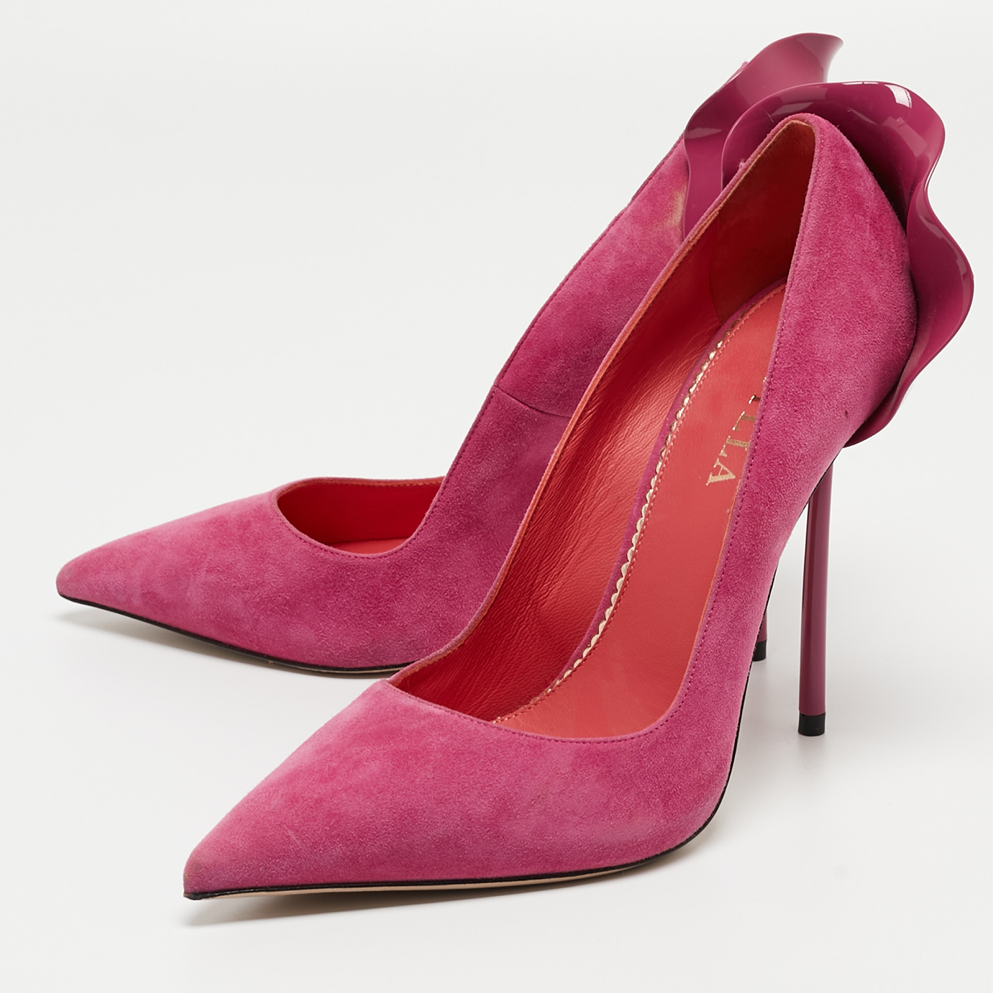 

Le Silla Pink Suede Petalo Pumps Size