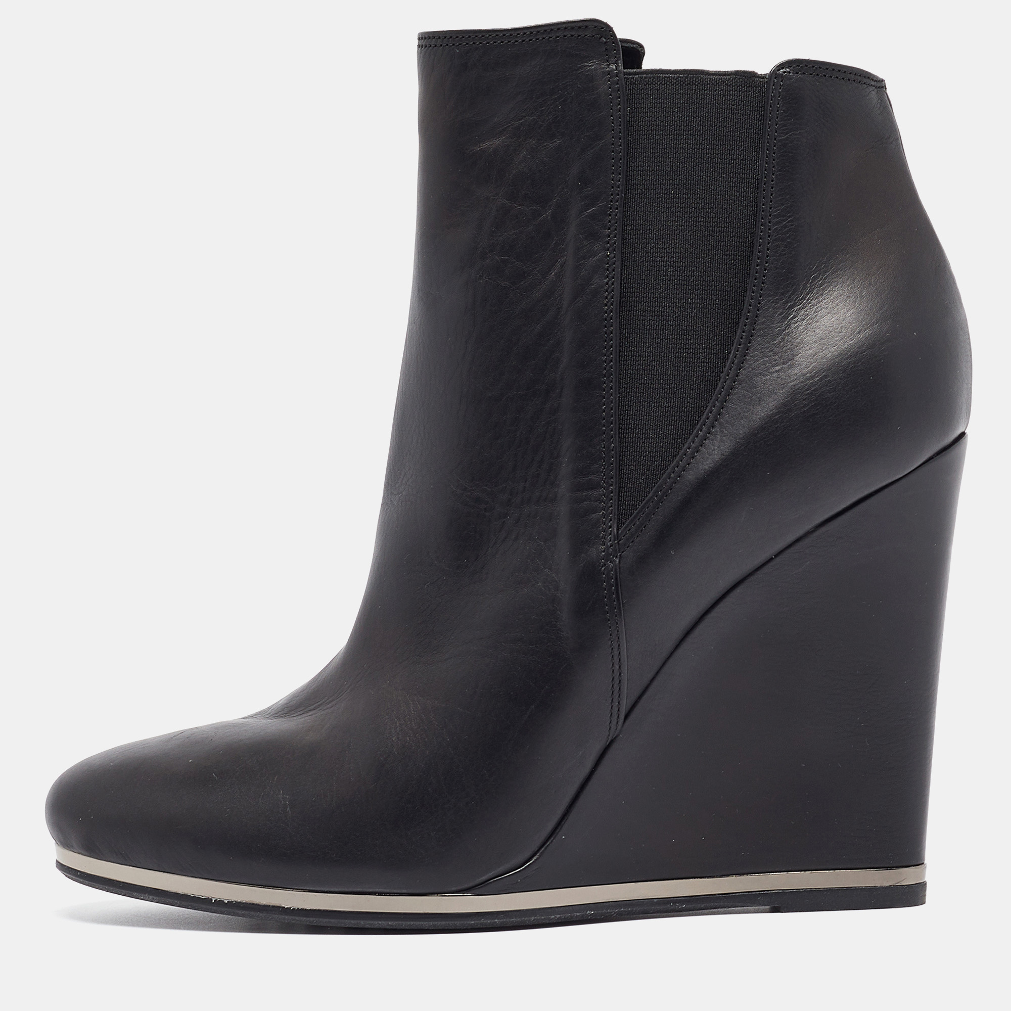 

Le Silla Black Leather Wedge Ankle Boots Size