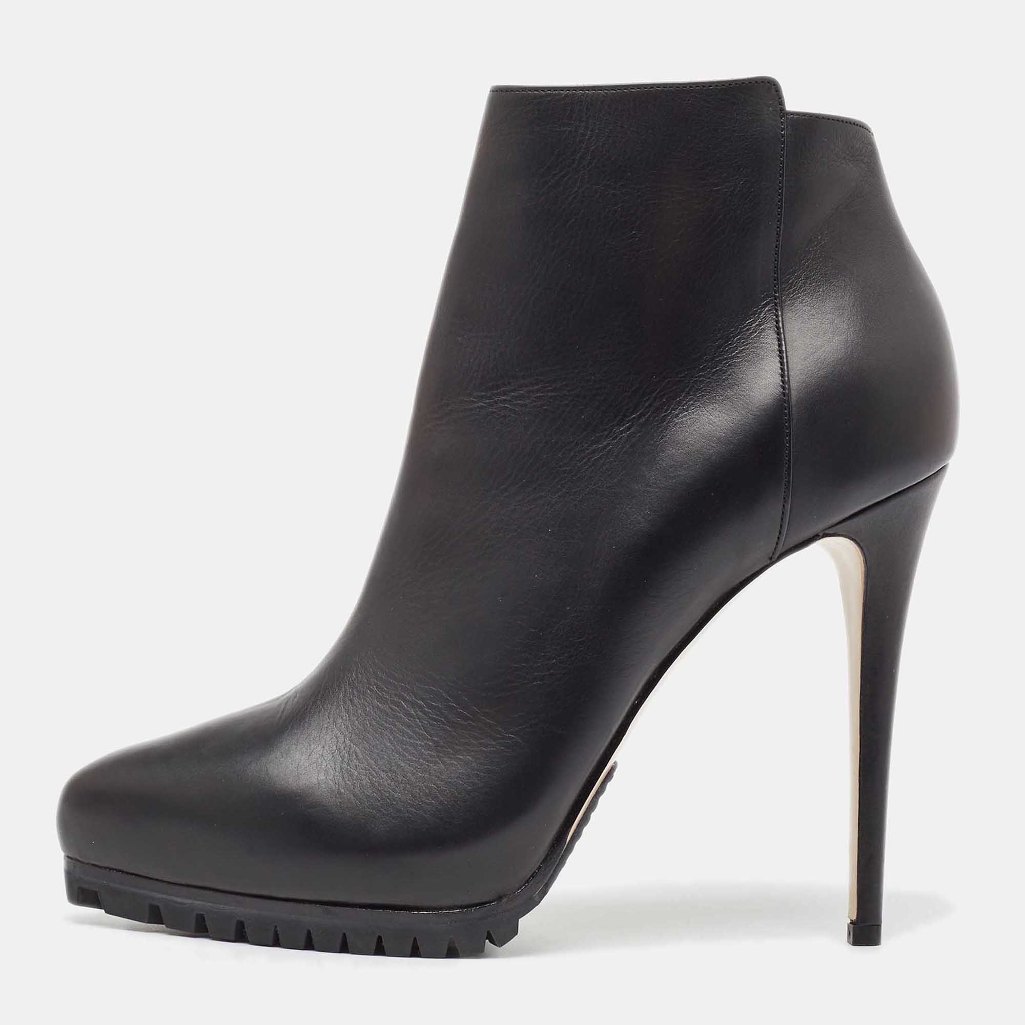

Le Silla Black Leather Platform Ankle Booties Size