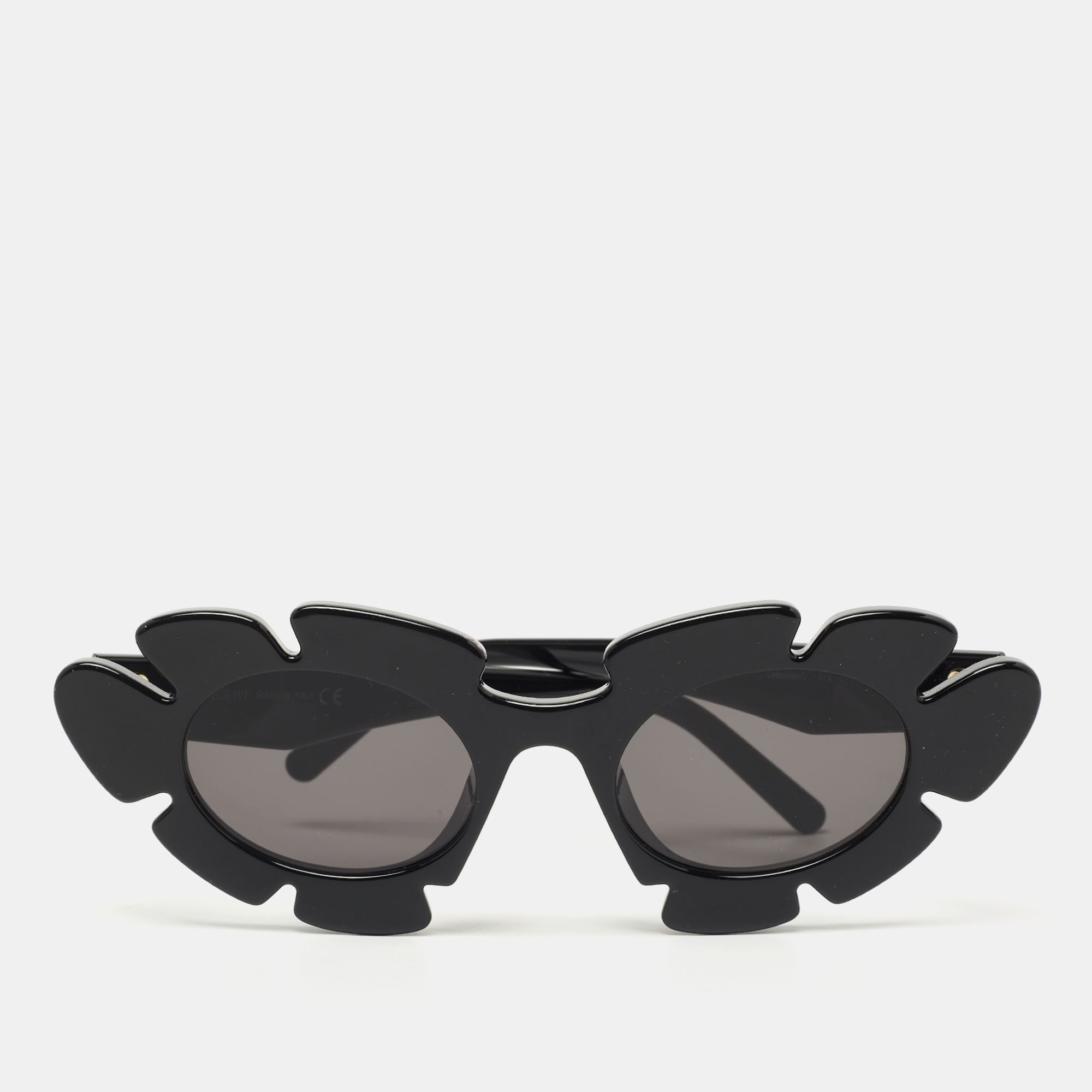 Pre Owned Loewe Black LW40088U Geometric Sunglasses