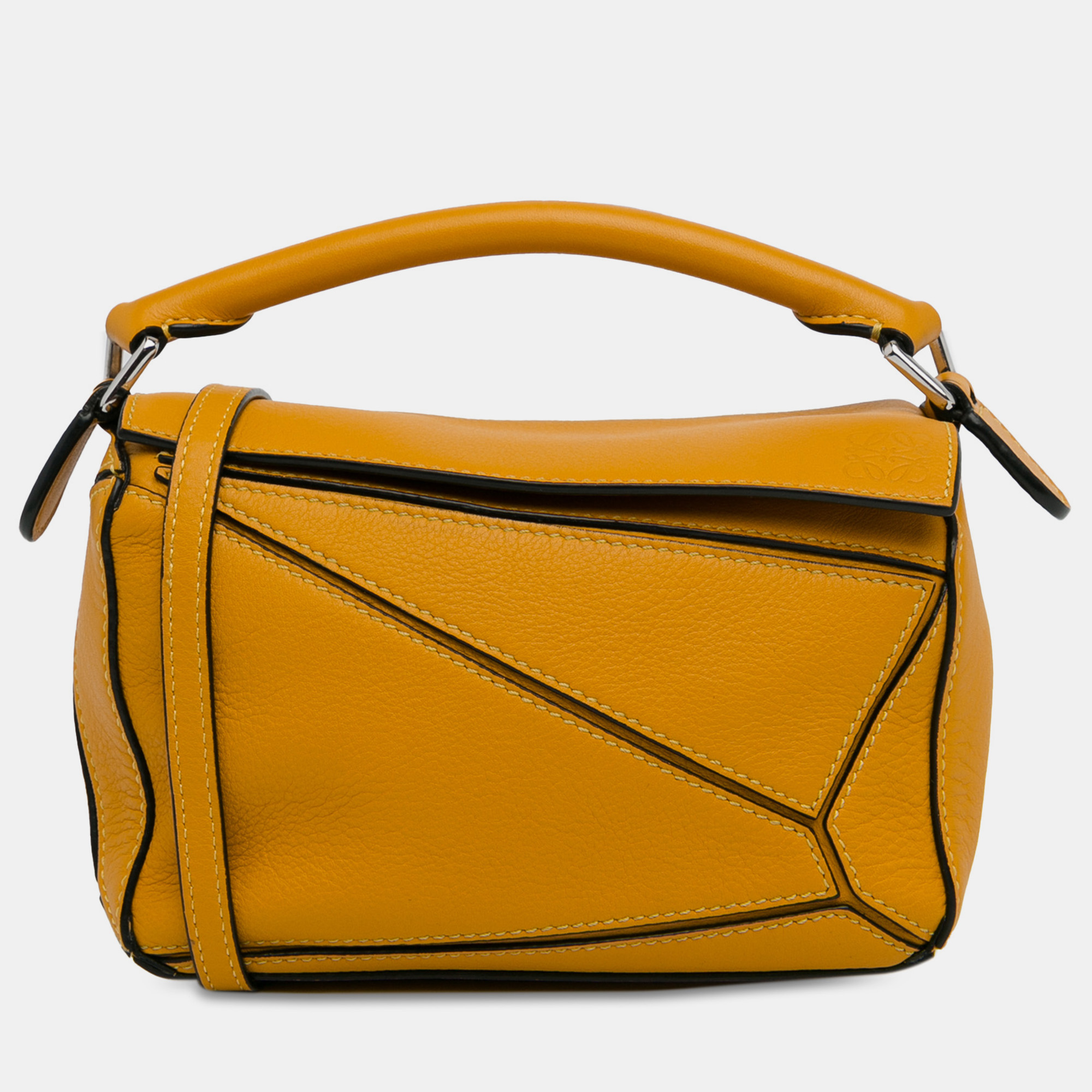 The classy silhouette and the use of durable materials for the exterior bring out the appeal of this Loewe satchel for women. It promises to be a durable style ally.