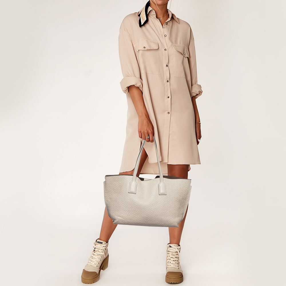 

Loewe Beige Logo Embossed Leather T Shopper Tote