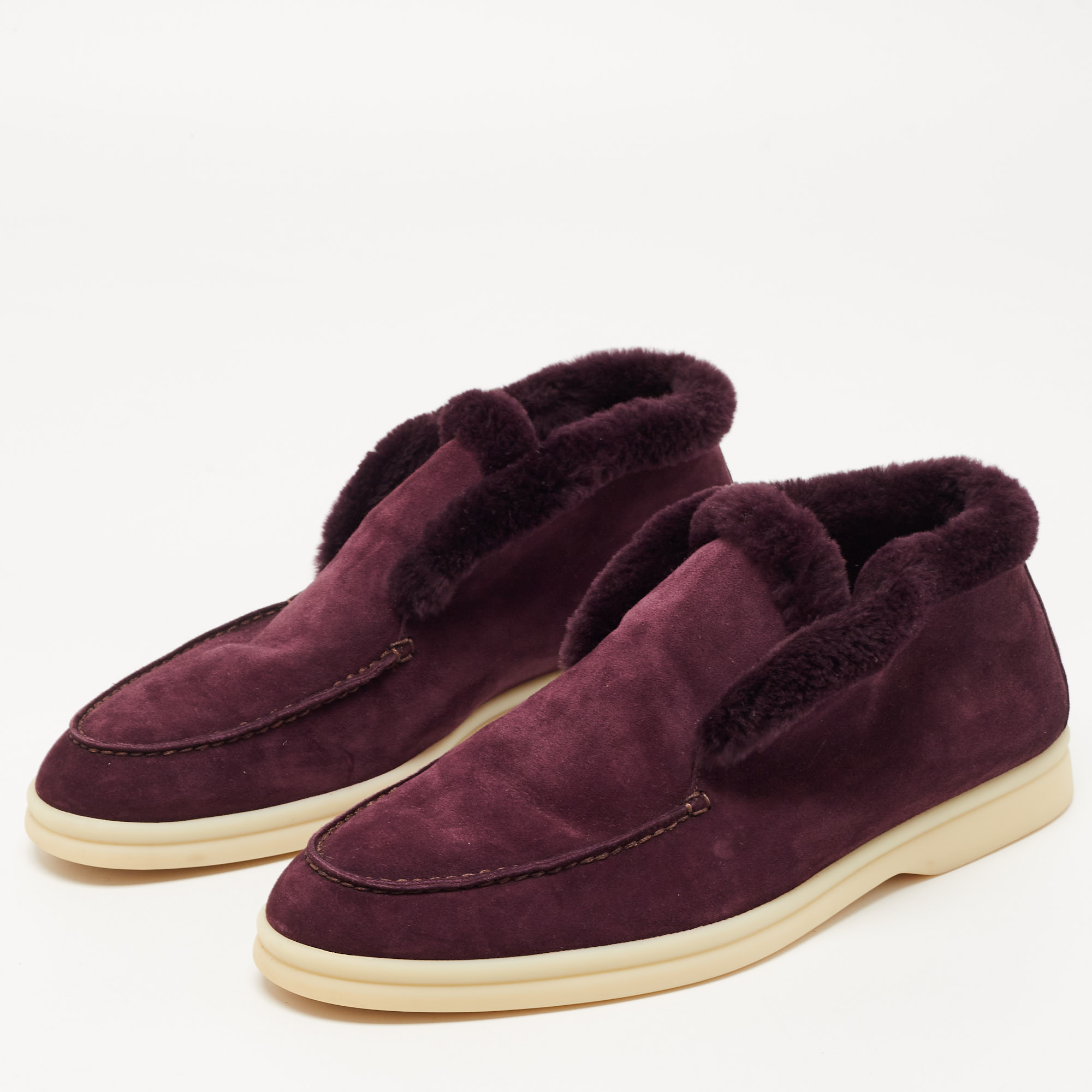 

Loro Piana Purple Suede and Shearling Fur Open Walk Chukka Boots Size