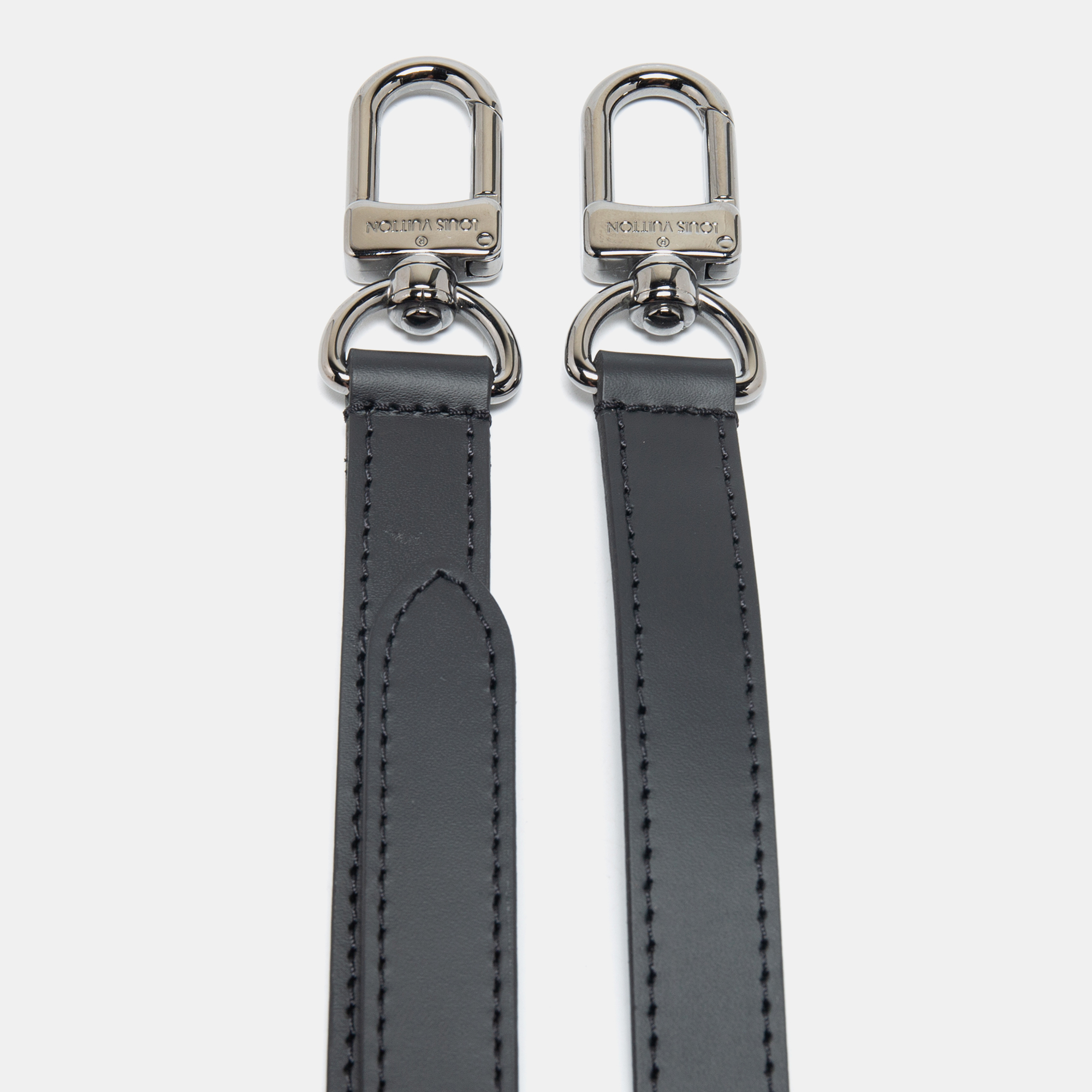 

Louis Vuitton Black Leather Adjustable Shoulder Strap