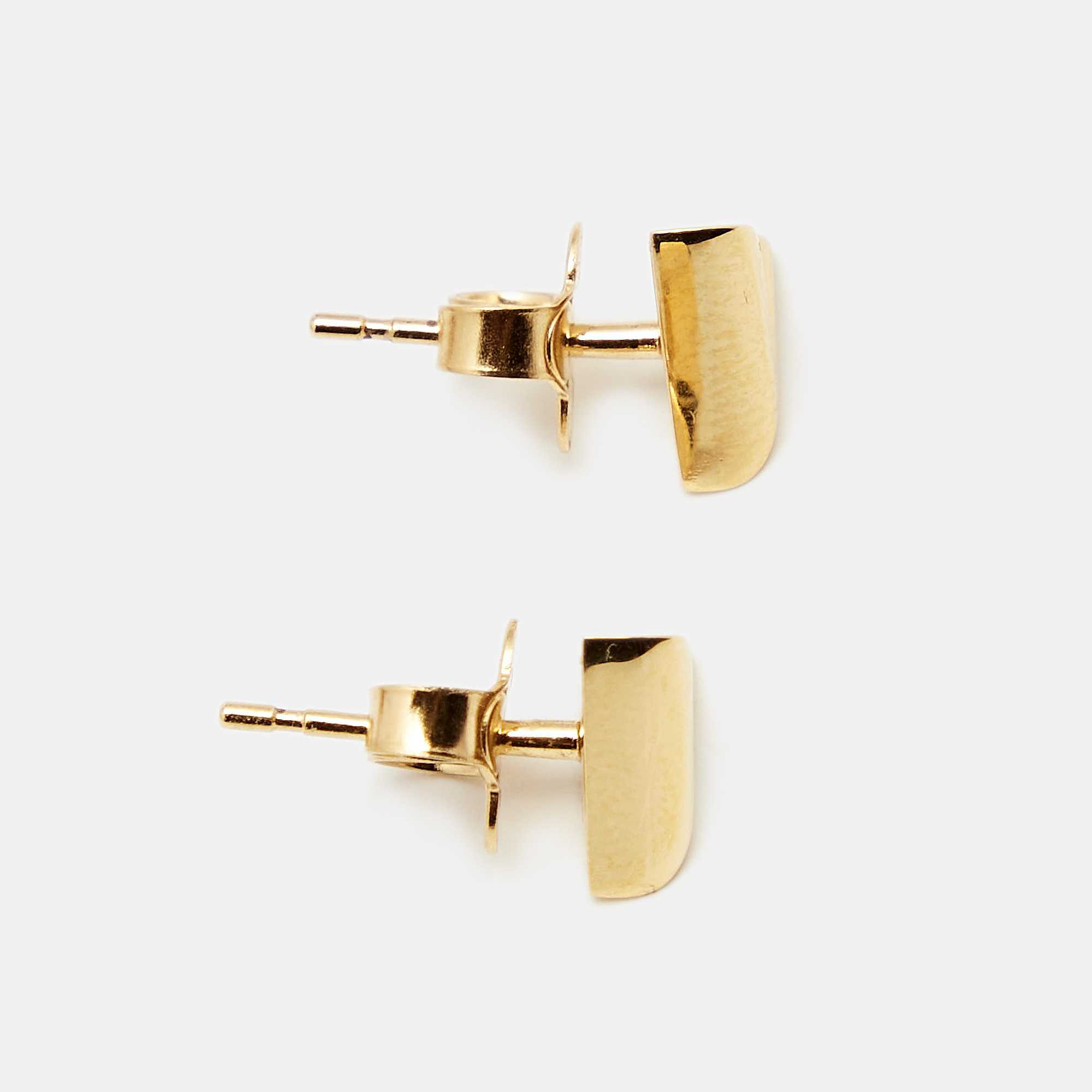 

Louis Vuitton Essential V Gold Tone Earrings