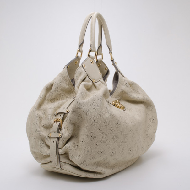 Mahina leather handbag Louis Vuitton Beige in Leather - 37199309