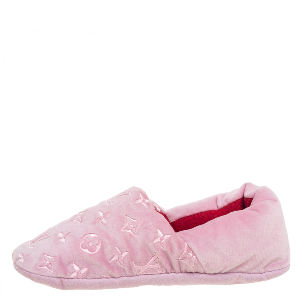 

Louis Vuitton Pink Velvet Dreamy Smoking Slippers Size