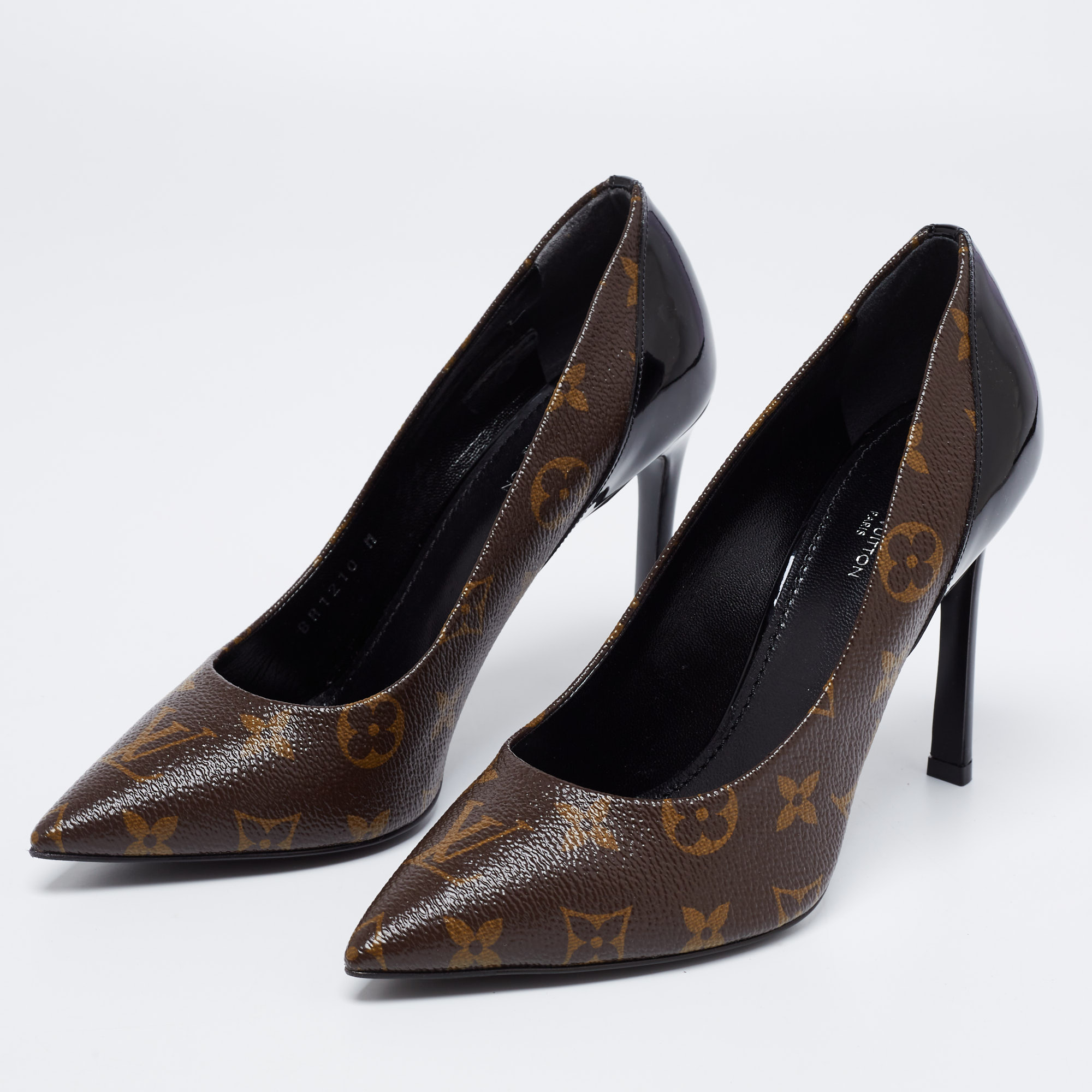 

Louis Vuitton Brown/Black Monogram Canvas And Patent Leather Cherie Pumps Size